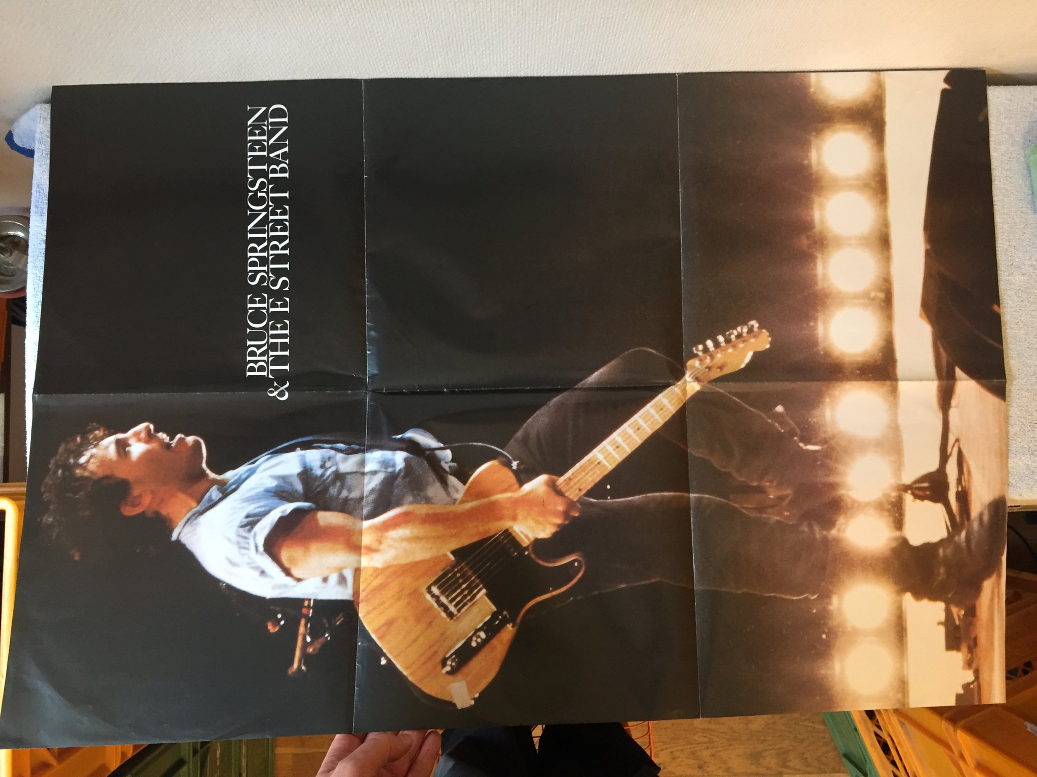 Omslagsbild för skivan BRUCE SPRINGSTEEN war 12" -86 UK CBS 6501938 poster-cover