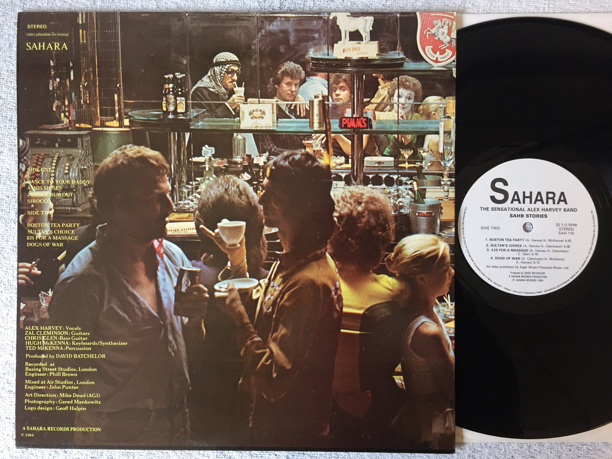 Omslagsbild för skivan THE SENSATIONAL ALEX HARVEY BAND sahb stories LP -84 SAHARA SAH 115