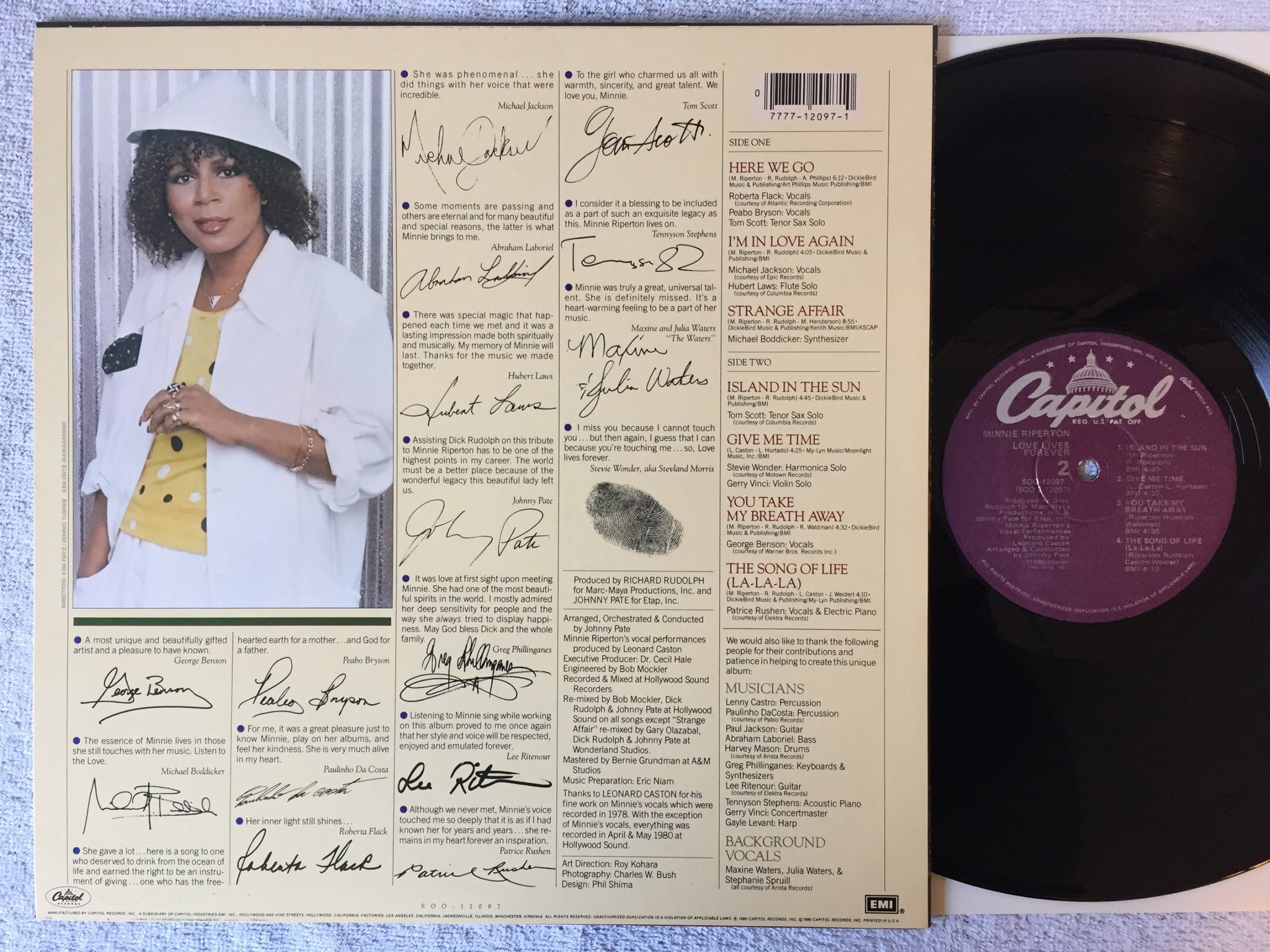 Omslagsbild för skivan MINNIE RIPERTON love lives forever LP -80 US CAPITOL SOO-12097
