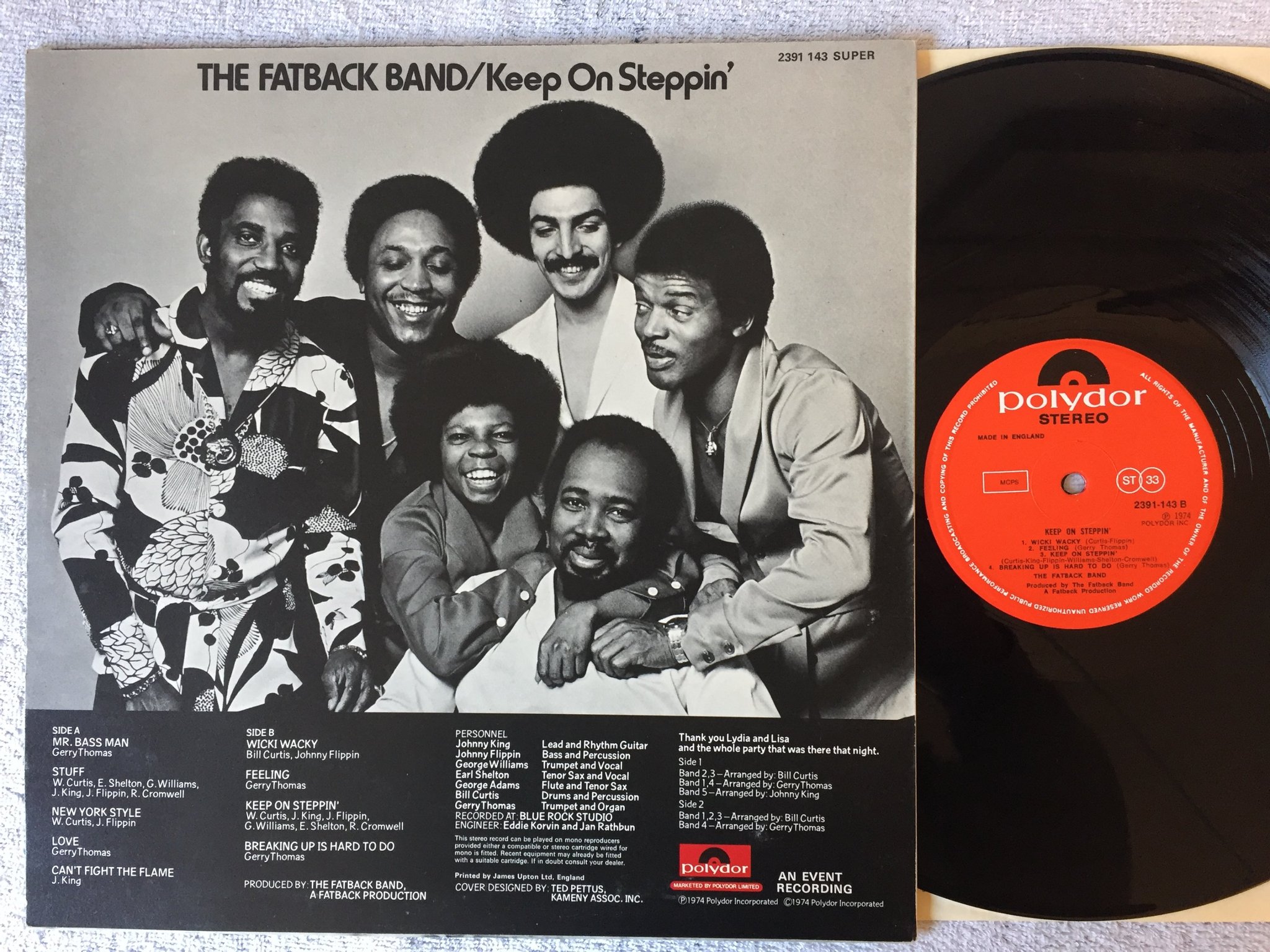 Omslagsbild för skivan THE FATBACK BAND keep on steppin' LP -74 UK POLYDOR 2391-143