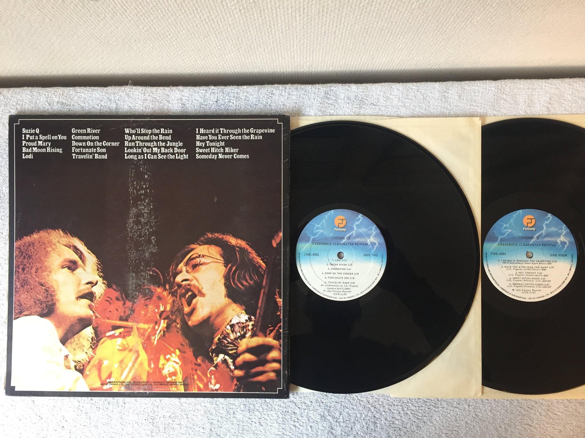 Omslagsbild för skivan CREEDENCE CLEARWATER REVIVAL chronicle 2xLP -76 Can FANTASY 2160-0002