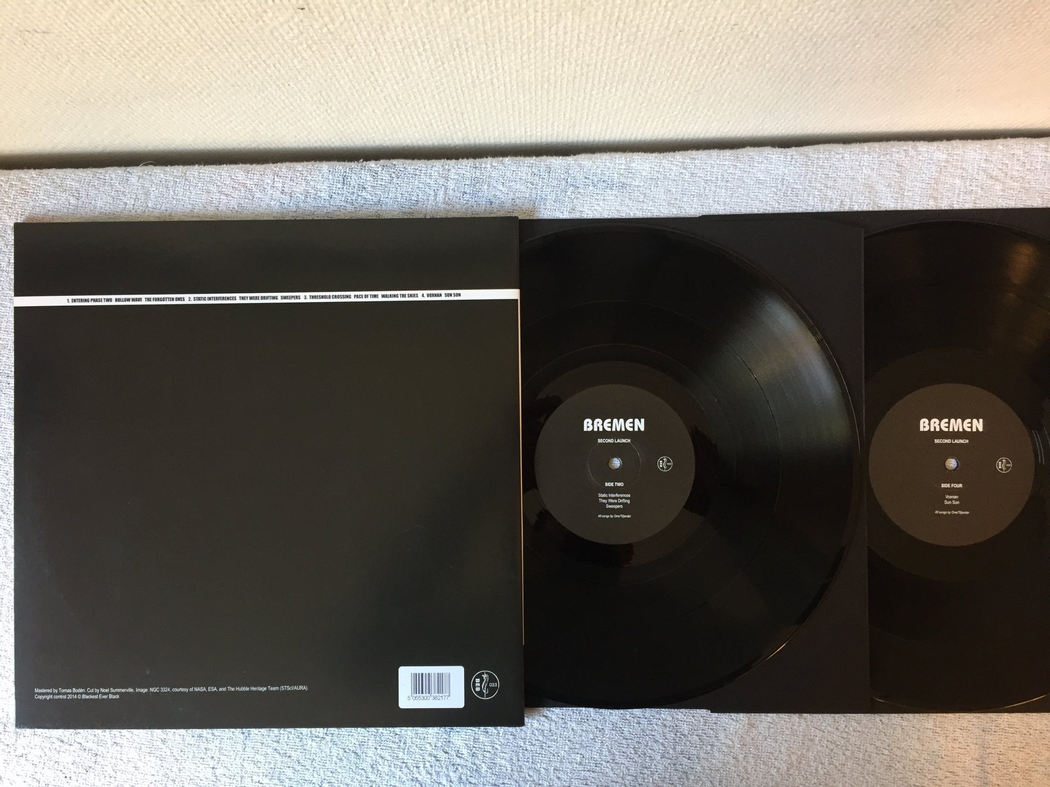 Omslagsbild för skivan BREMEN second laugh 2xLP 2014 UK BLACKEST EVER BLACK BEB 033 space rock