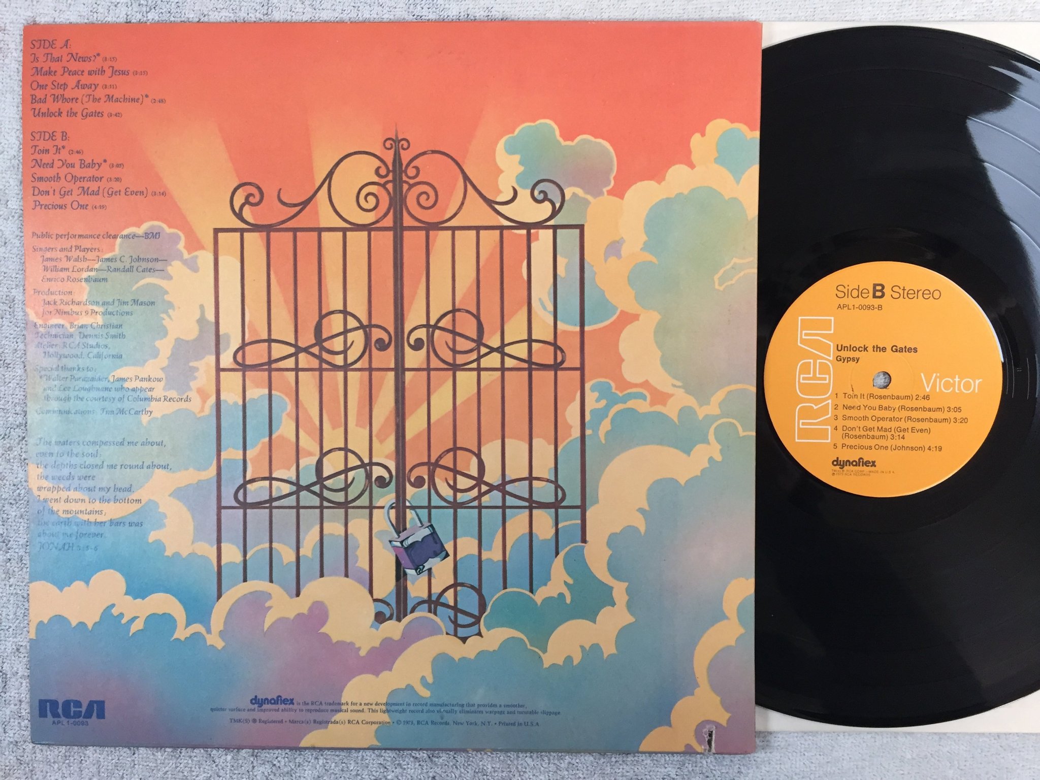 Omslagsbild för skivan GYPSY unlock the gates LP -73 US RCA APL1-0093 prog rock