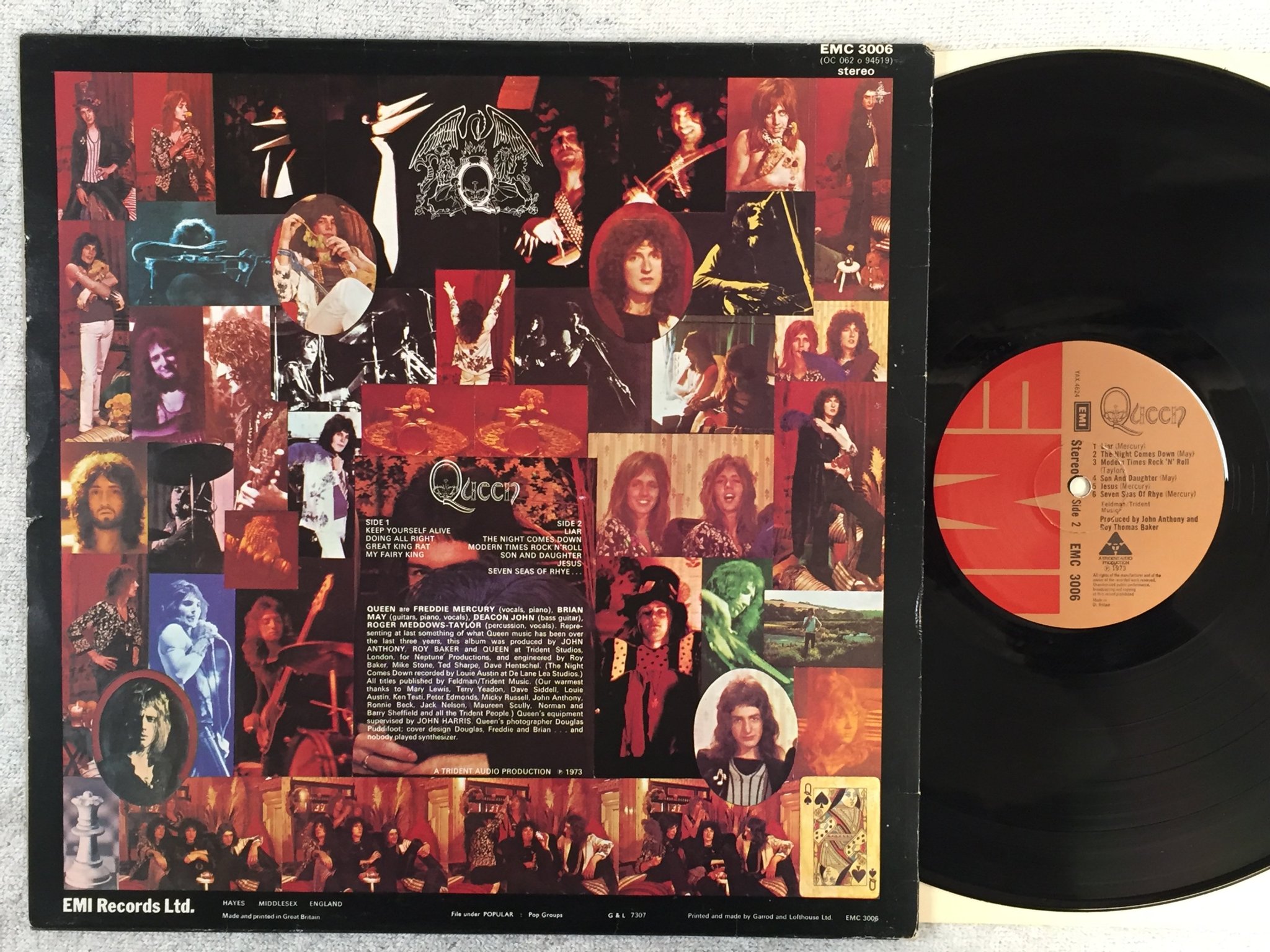 Omslagsbild för skivan THE QUEEN s/t LP -73 UK EMI EMC 3006