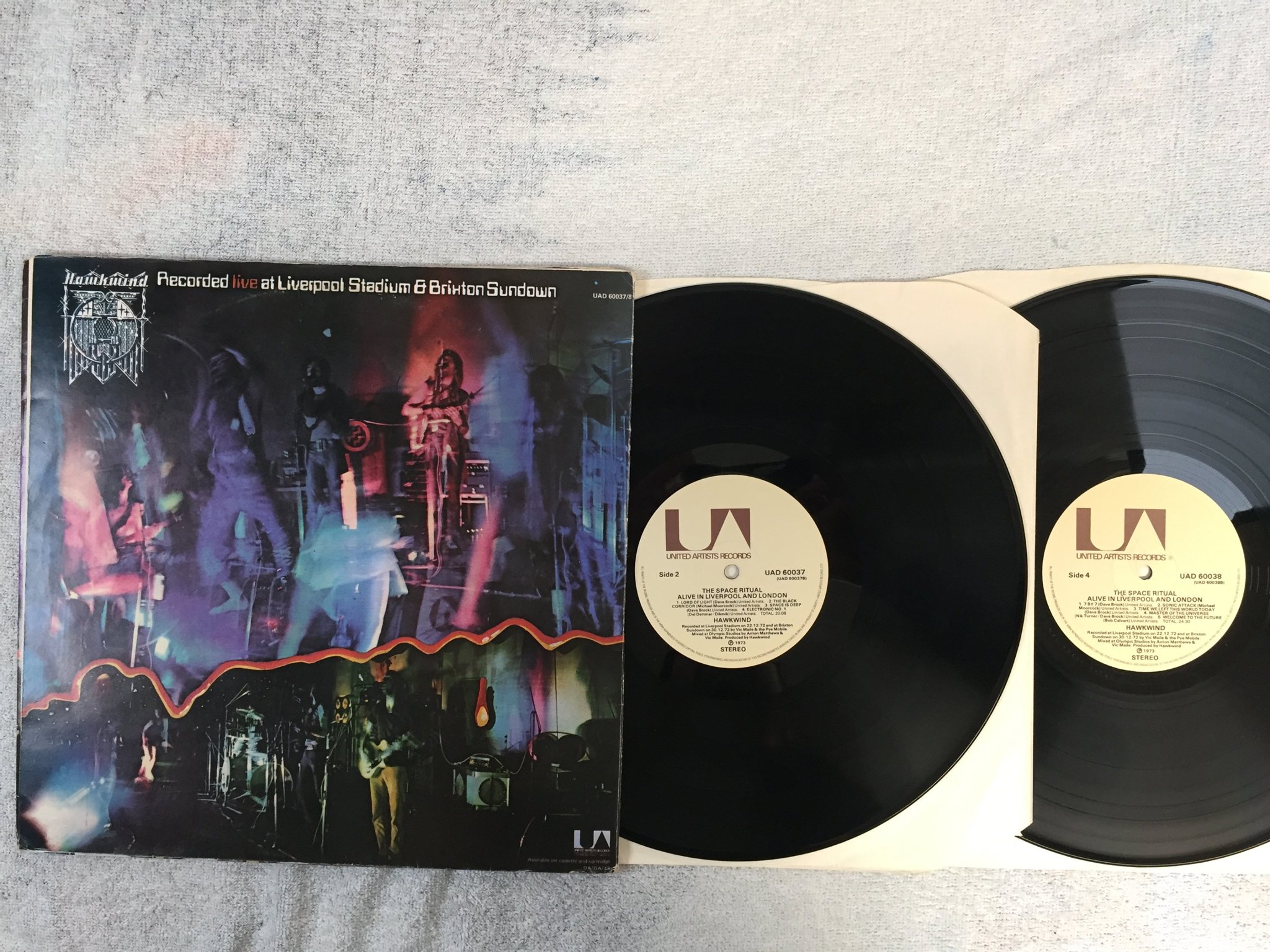 Omslagsbild för skivan HAWKWIND the space ritual LP -73 UK UNITED ARTISTS UAD 60037 