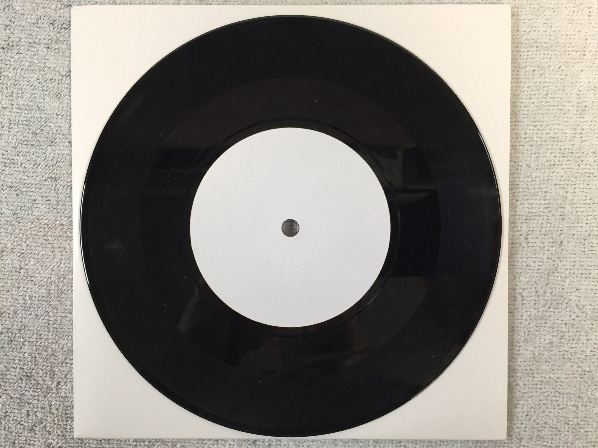 Omslagsbild för skivan ERIK HASSLE  Don't Bring Flowers 7"single 2009 Swe NOT ON LABEL 