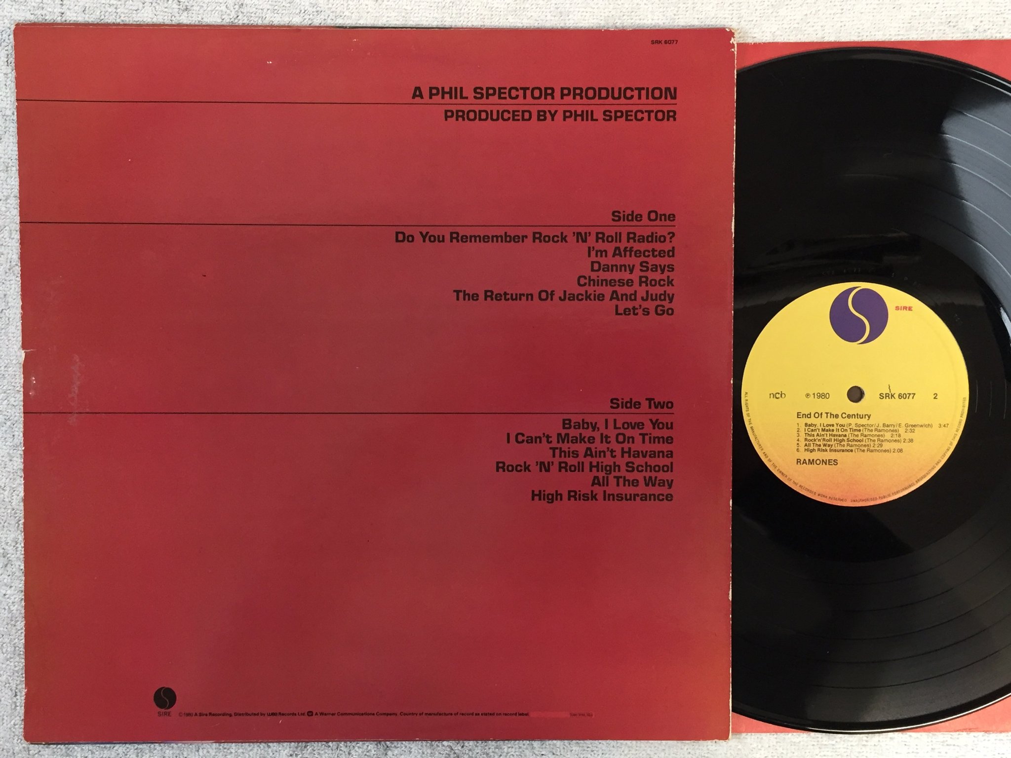 Omslagsbild för skivan RAMONES end of the century LP -80 NCB SIRE SRK 6077 