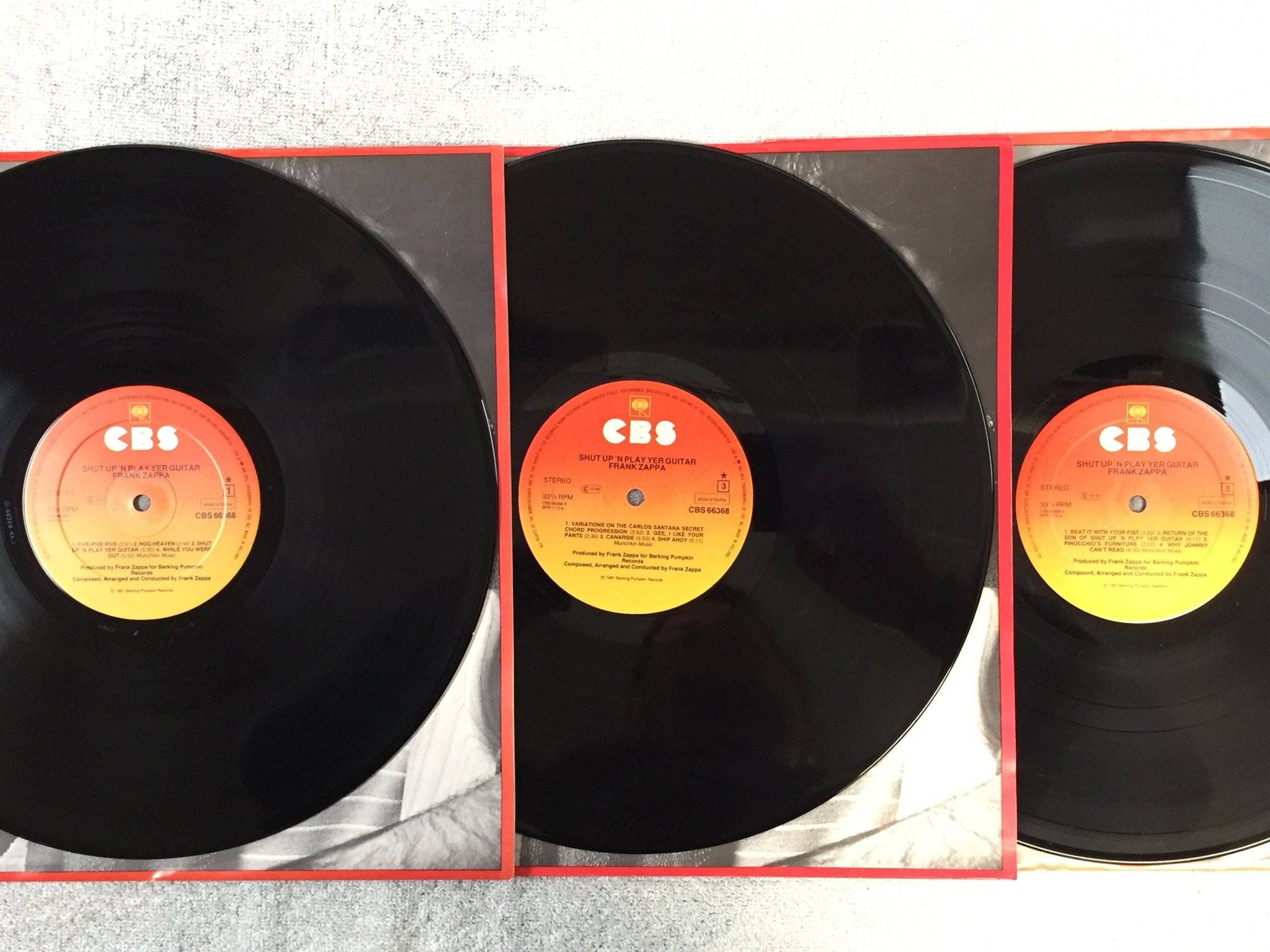 Omslagsbild för skivan FRANK ZAPPA Shut Up 'N Play Yer Guitar 3xLP BOX -81 CBS 66368