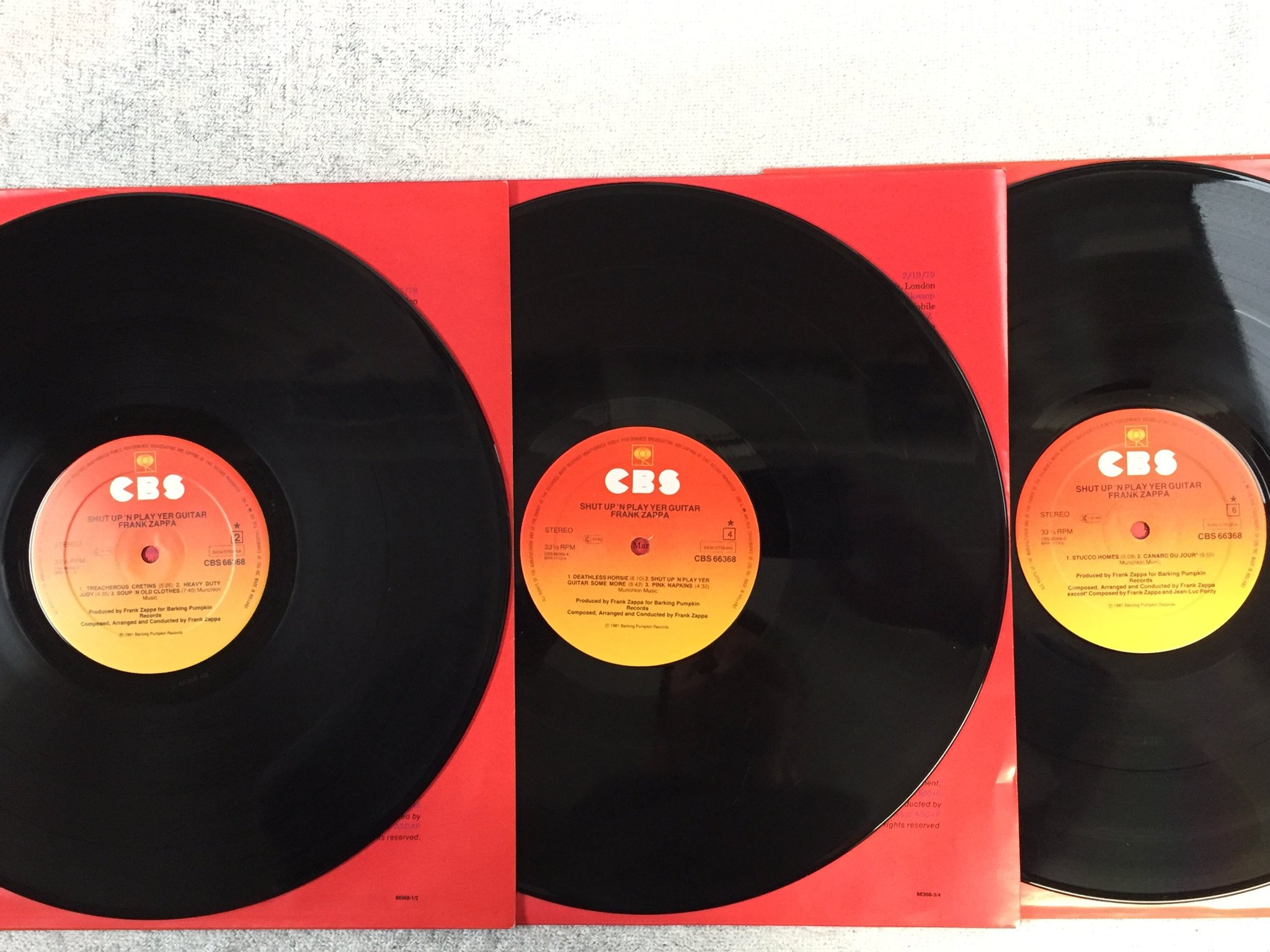 Omslagsbild för skivan FRANK ZAPPA Shut Up 'N Play Yer Guitar 3xLP BOX -81 CBS 66368