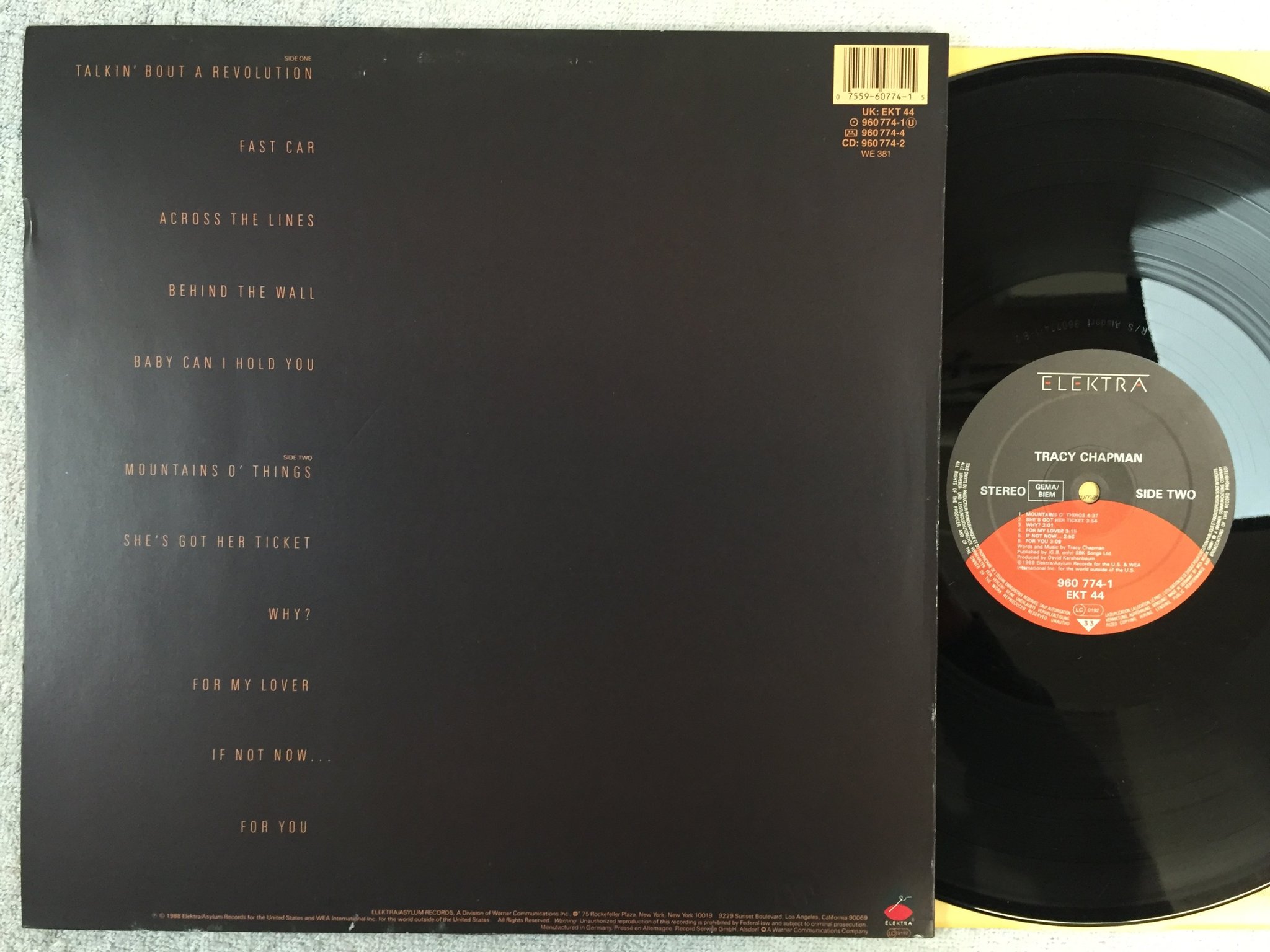 Omslagsbild för skivan TRACY CHAPMAN s/t LP -88 EU ELEKTRA 960 774-1