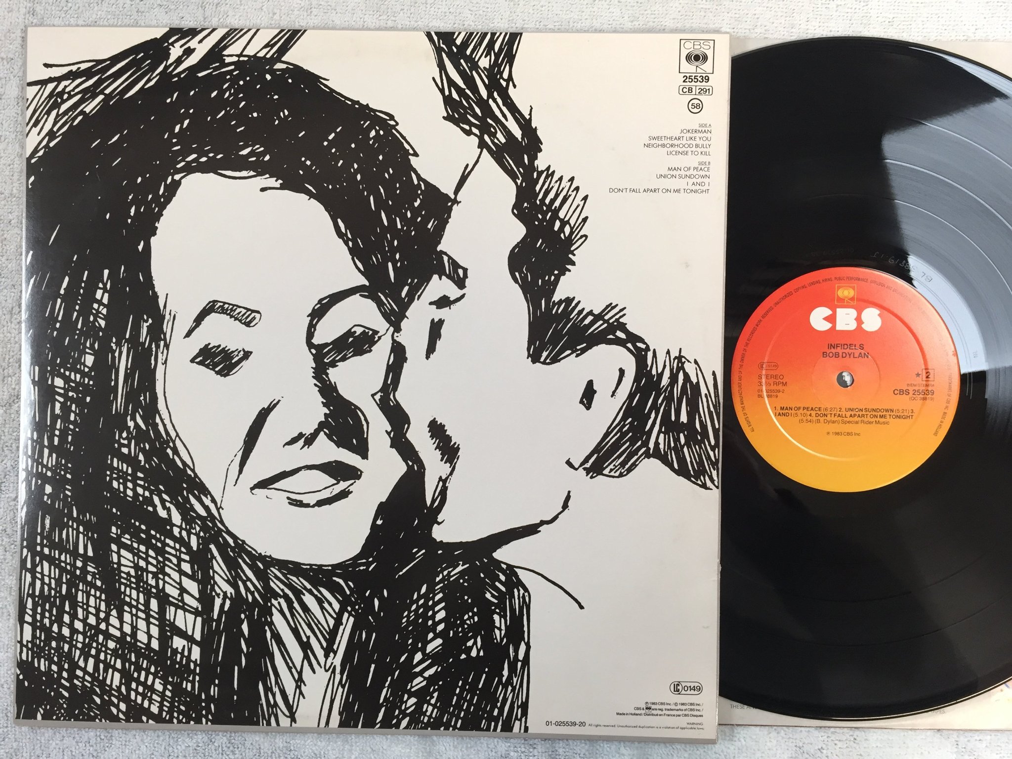 Omslagsbild för skivan BOB DYLAN infidels LP -83 Hol CBS 25539