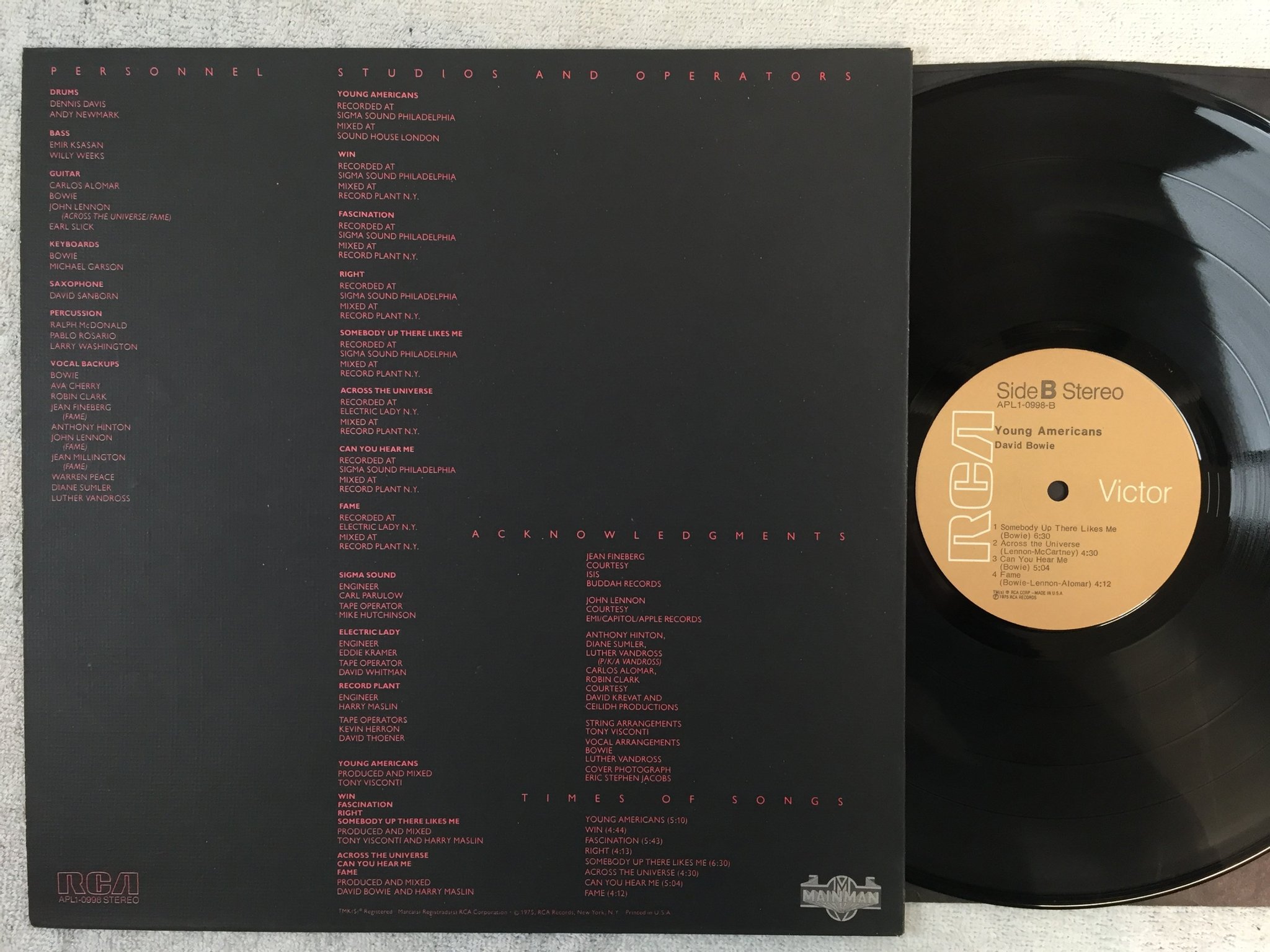 Omslagsbild för skivan DAVID BOWIE young americans LP -75 US RCA APL1-0998