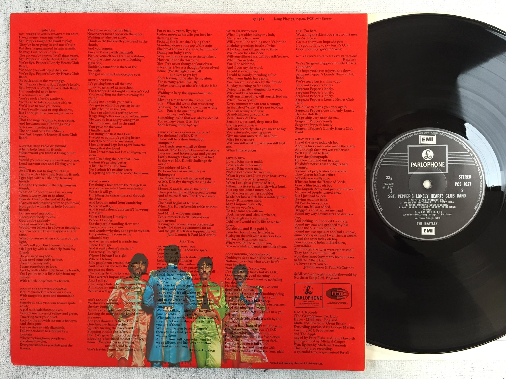 Omslagsbild för skivan THE BEATLES Sgt pepper's lonely... LP UK EMI / PARLOPHONE PCS 7027