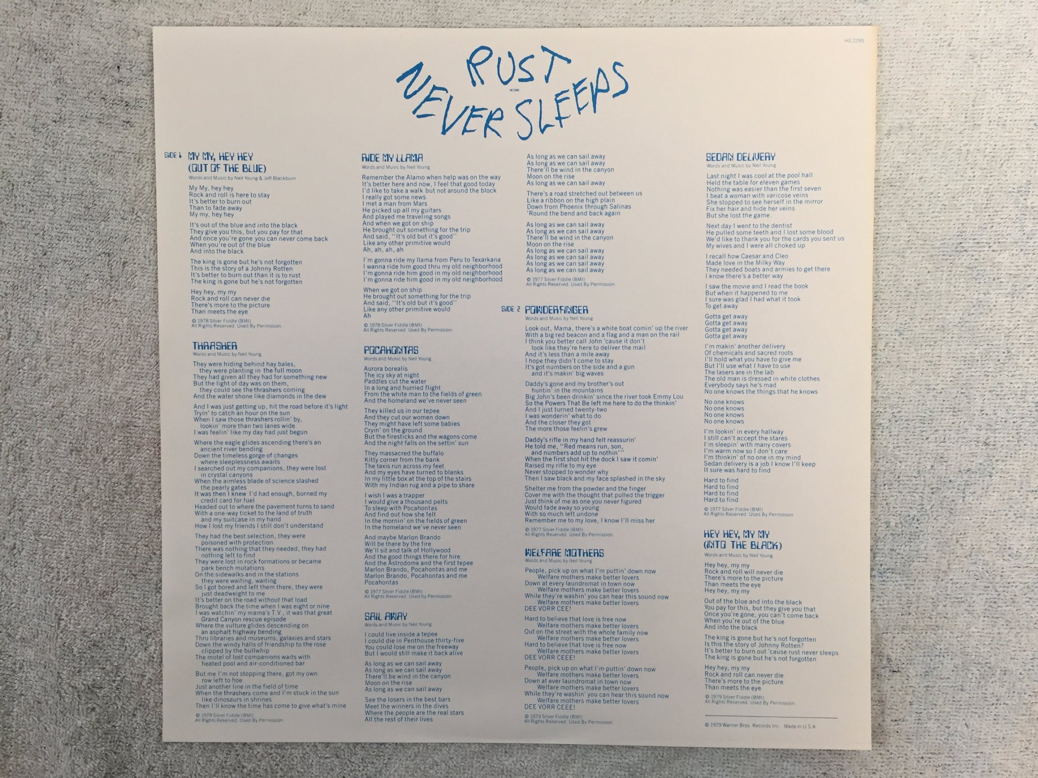 Omslagsbild för skivan NEIL YOUNG & CRAZY HORSE rust never sleeps LP -79 US REPRISE HS 2295