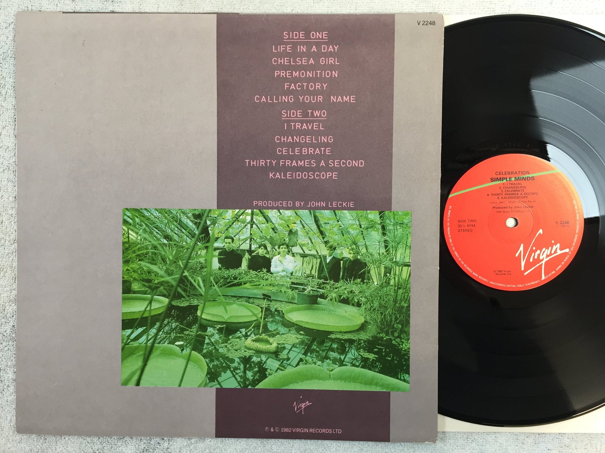 Omslagsbild för skivan SIMPLE MINDS celebration LP -82 UK VIRGIN V 2248