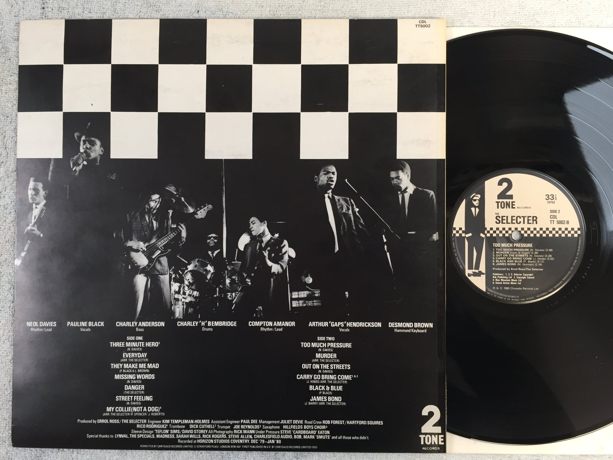 Omslagsbild för skivan THE SELECTER too much pressure LP -80 UK TWO-TONE CDL TT 5002