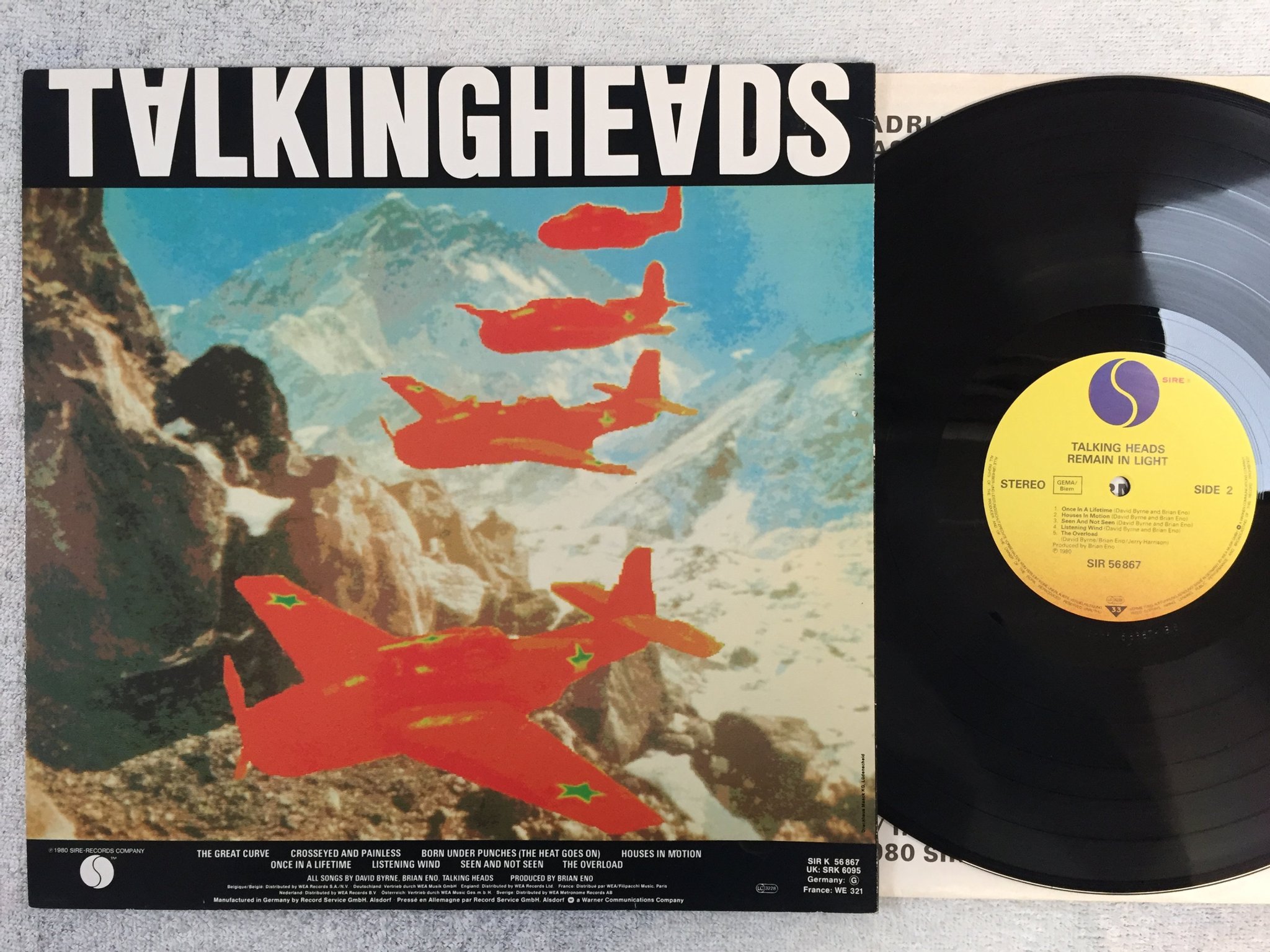 Omslagsbild för skivan TALKING HEADS remain in light  LP -80 Ger SIRE SIR 56867