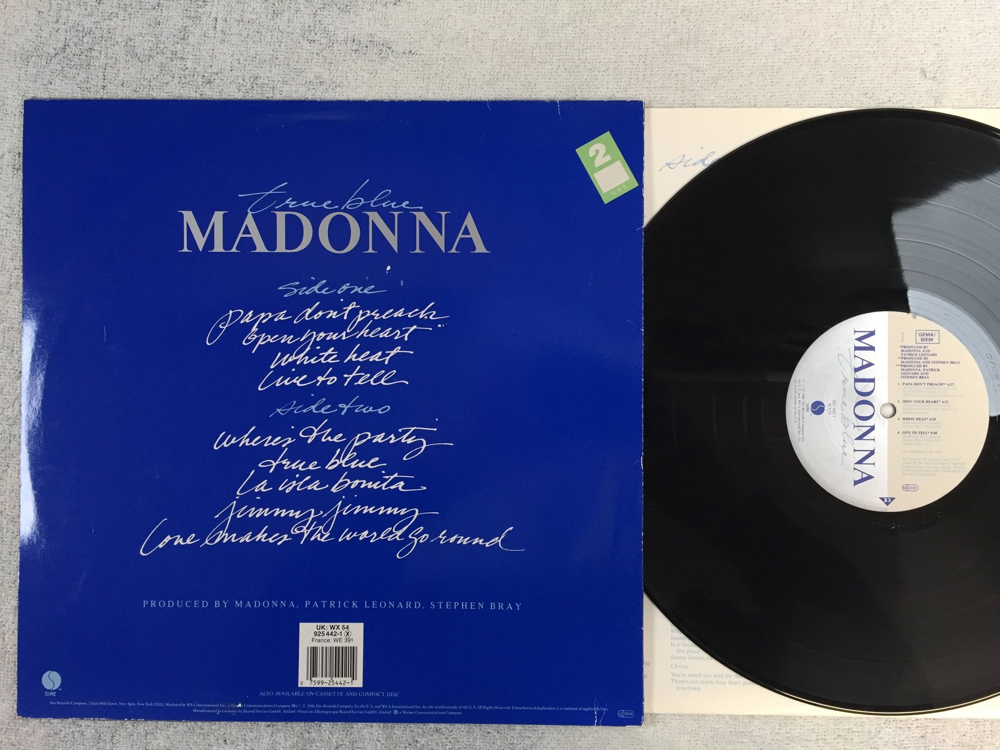 Omslagsbild för skivan MADONNA true blue LP -86 Ger SIRE 925 442-1 
