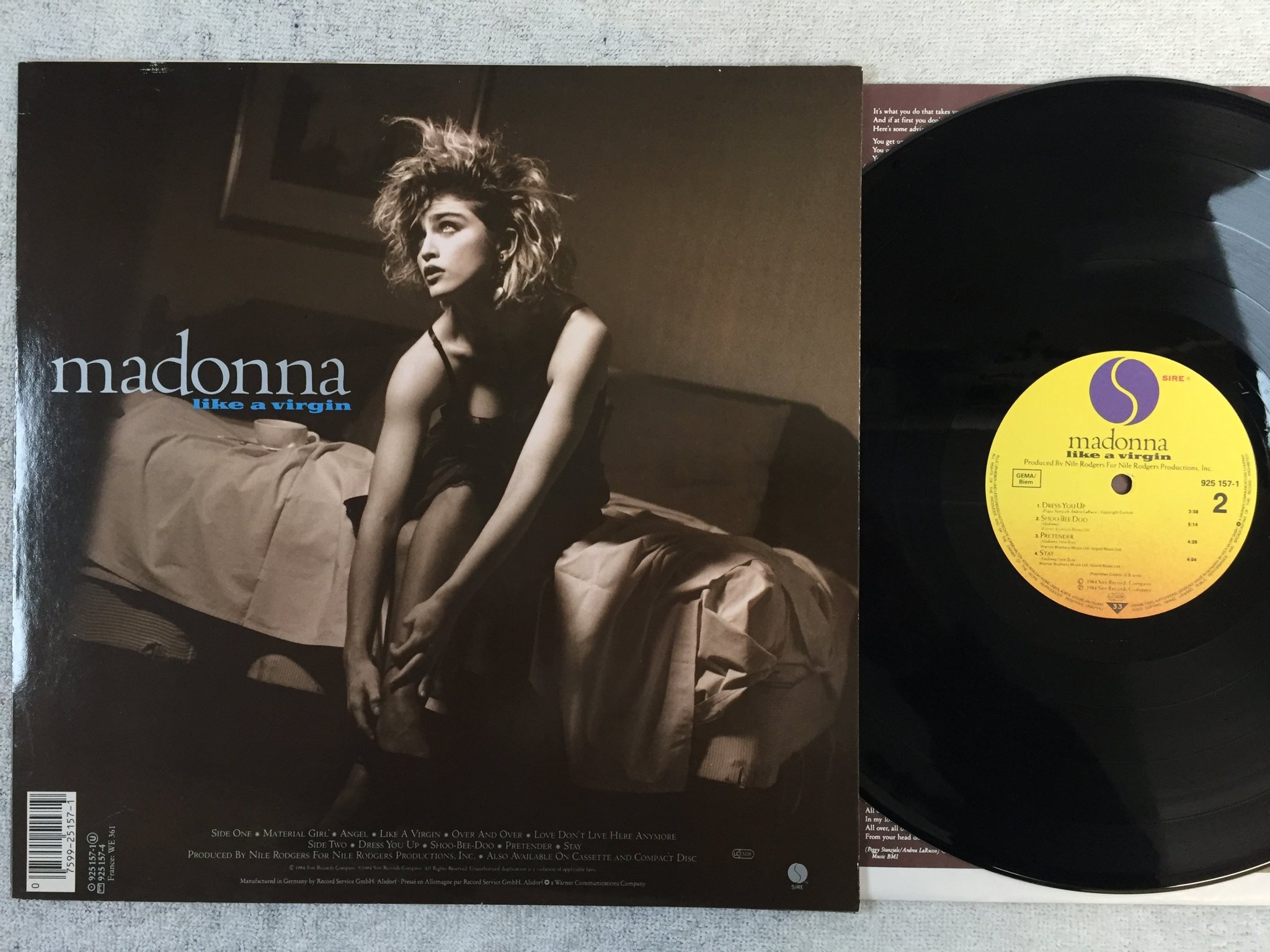 Omslagsbild för skivan MADONNA like a virgin LP -84 Ger SIRE 925 157-1