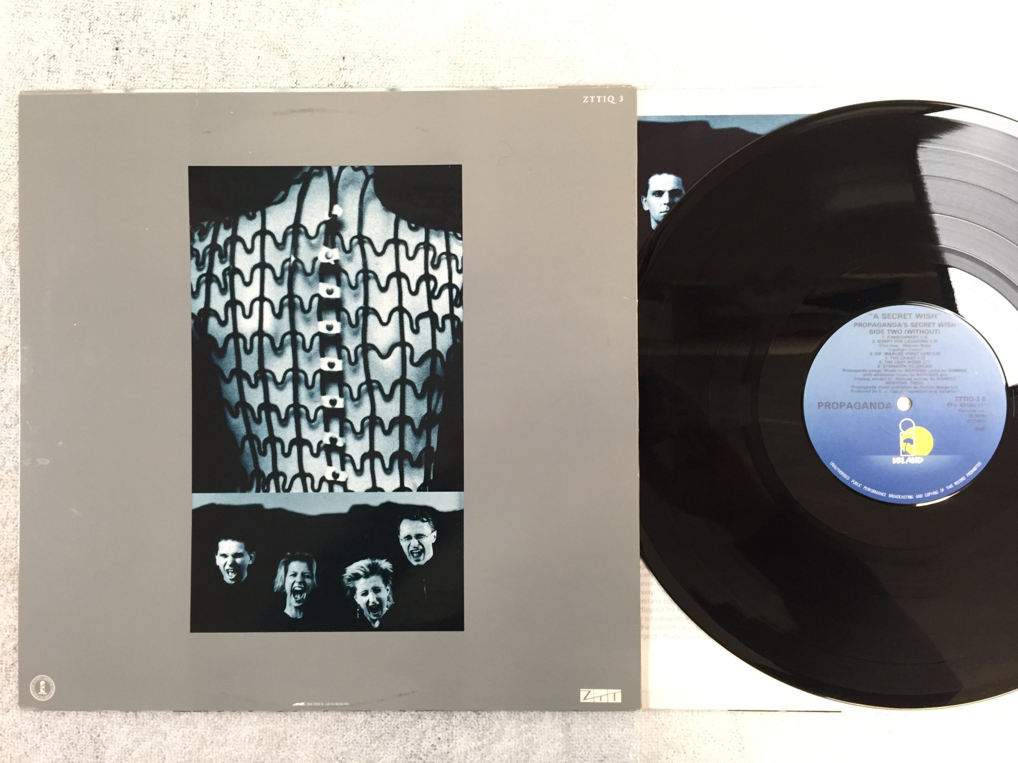 Omslagsbild för skivan PROPAGANDA a secret wish LP -85 ncb ISLAND ZTTIQ-3