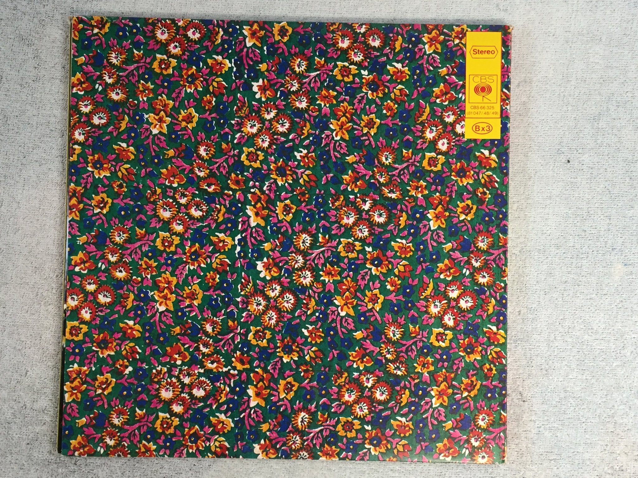 Omslagsbild för skivan SANTANA lotus 3xLP -75 Hol CBS 66325 fint ex