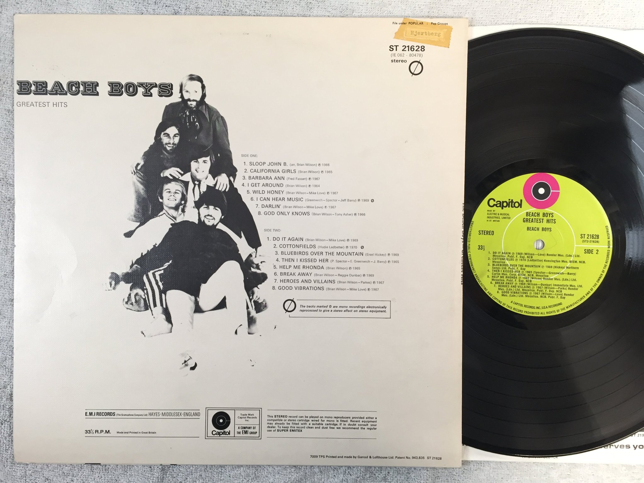 Omslagsbild för skivan BEACH BOYS greatest hits LP UK CAPITOL ST 21628 