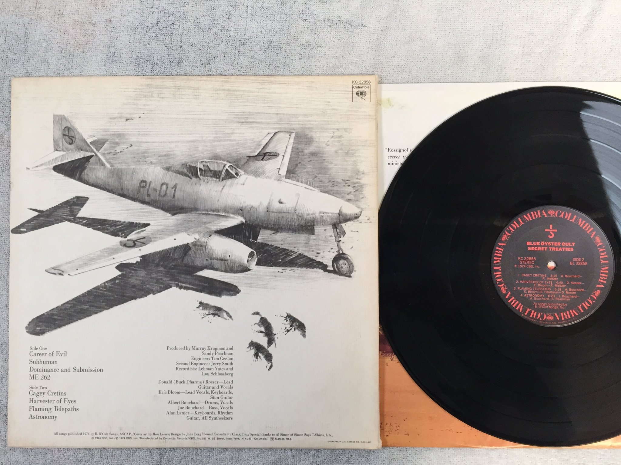 Omslagsbild för skivan BLUE OYSTER CULT secret treaties LP -74 US COLUMBIA BL 32858