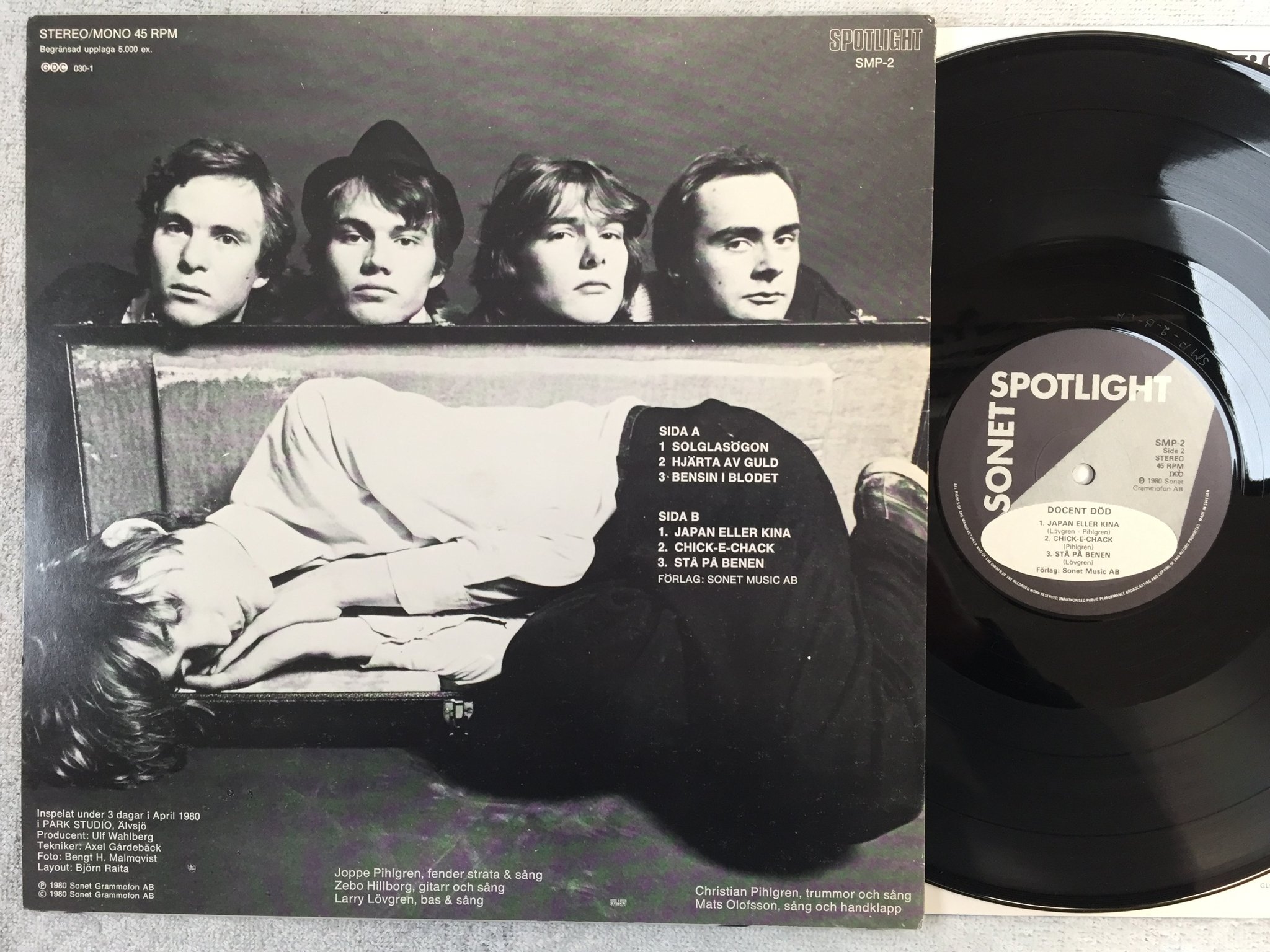 Omslagsbild för skivan DOCENT DÖD s/t LP -80 Swe SONET SPOTLIGHT SMP 2 