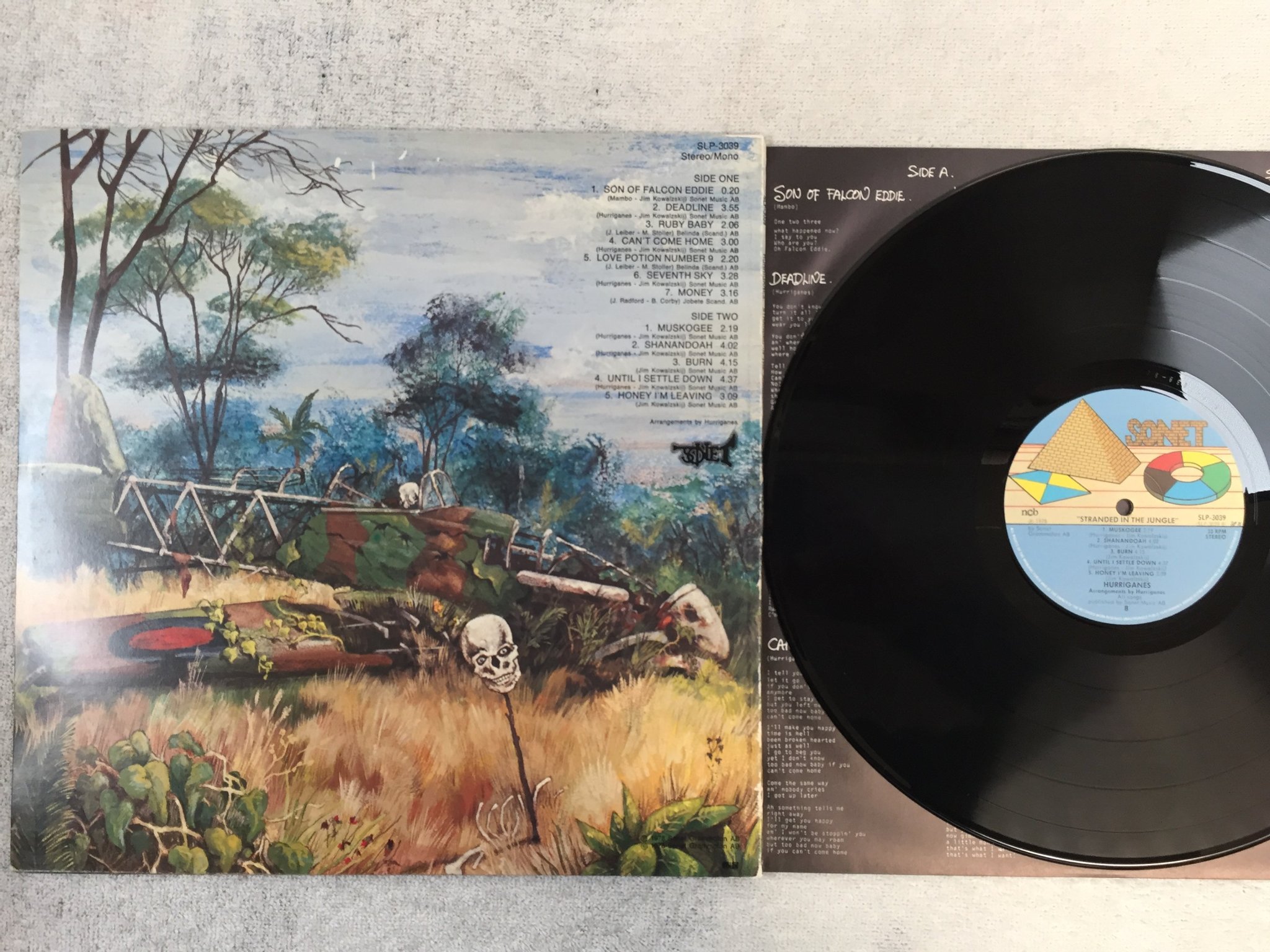 Omslagsbild för skivan HURRIGANES stranded in the jungle LP -78 Swe SONET SLP 3039