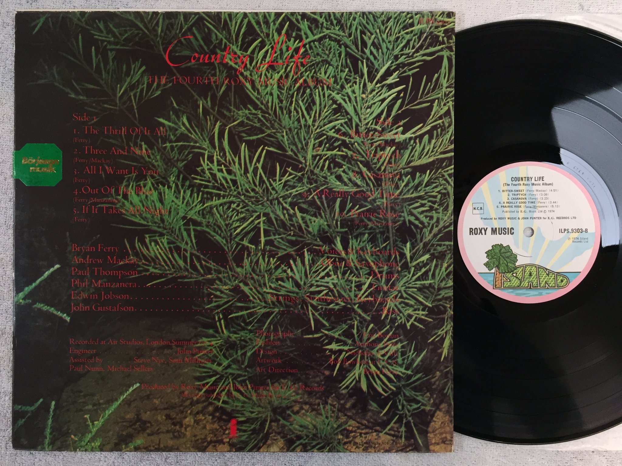 Omslagsbild för skivan ROXY MUSIC country life LP -74 ncb ISLAND ILPS 9303