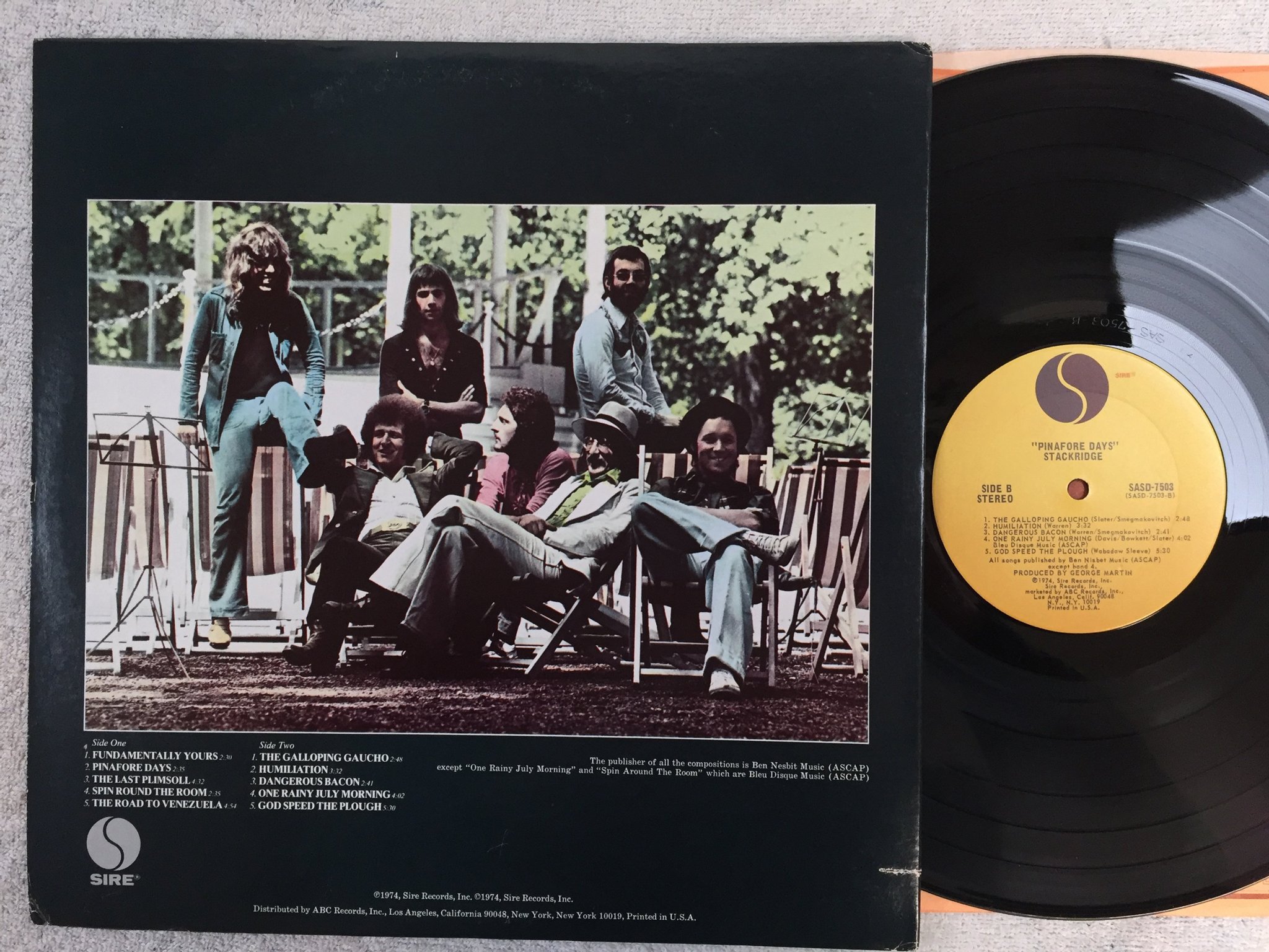 Omslagsbild för skivan STACKRIDGE pinafore days LP -74 US SIRE SASD-7503