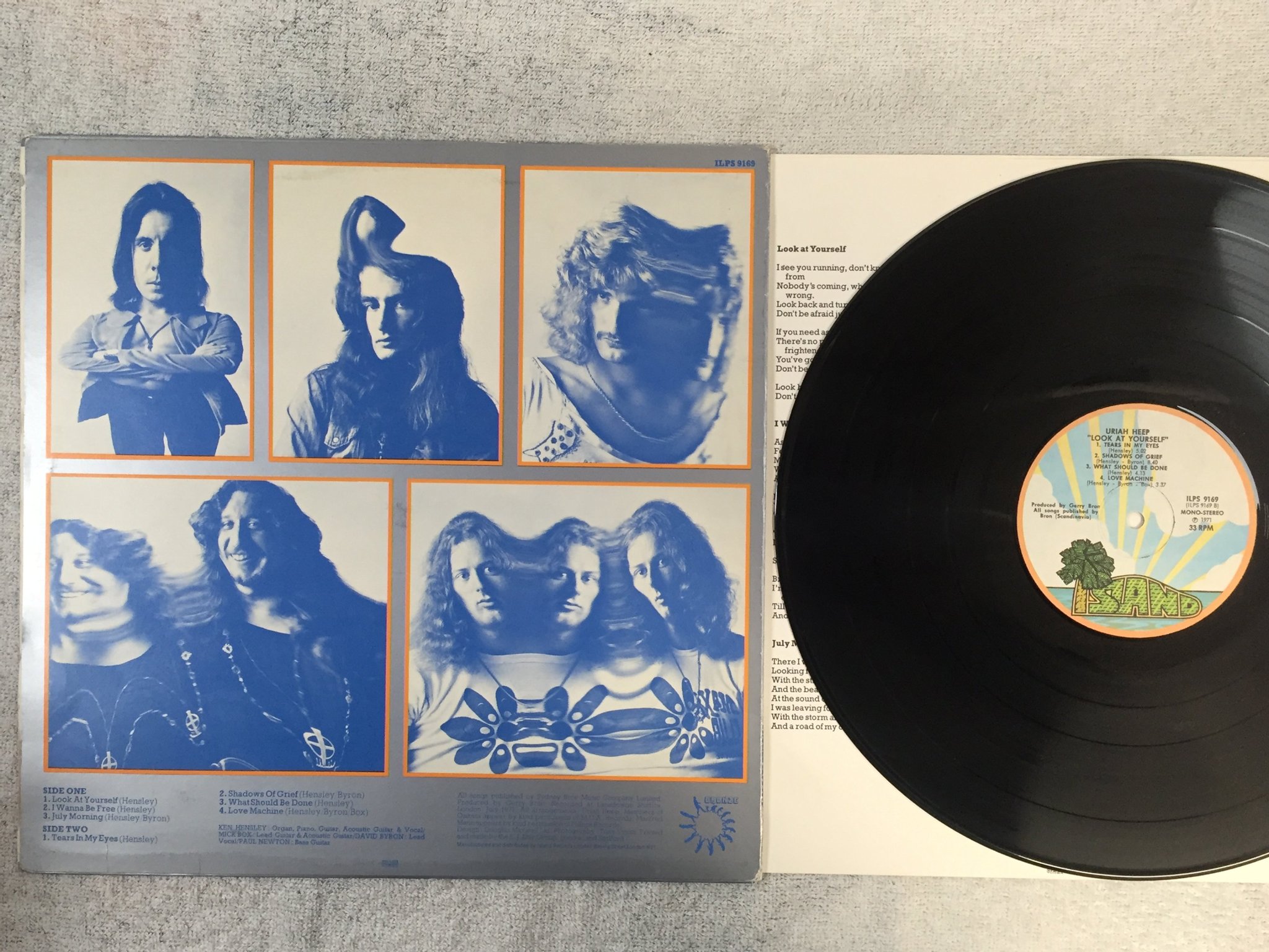 Omslagsbild för skivan URIAH HEEP look at yourself LP -71 ncb ISLAND ILPS 9169