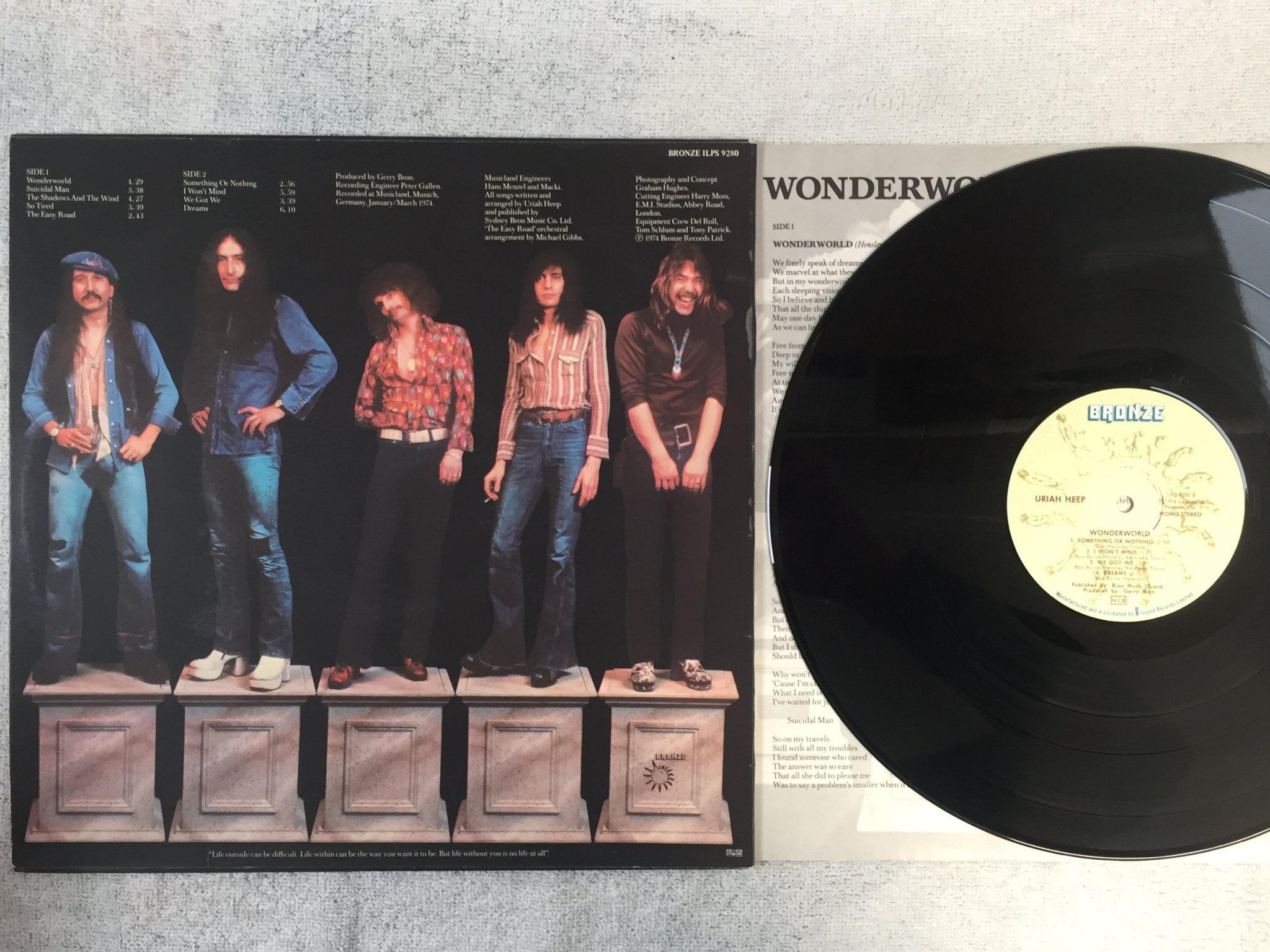 Omslagsbild för skivan URIAH HEEP wonderwall LP -74 ncb BRONZE ILPS 9280