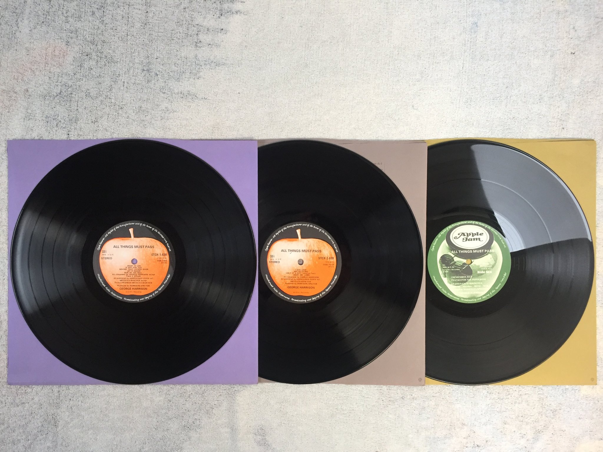 Omslagsbild för skivan GEORGE HARRISON All Things Must Pass 3xLP box -70 UK APPLE STCH 639
