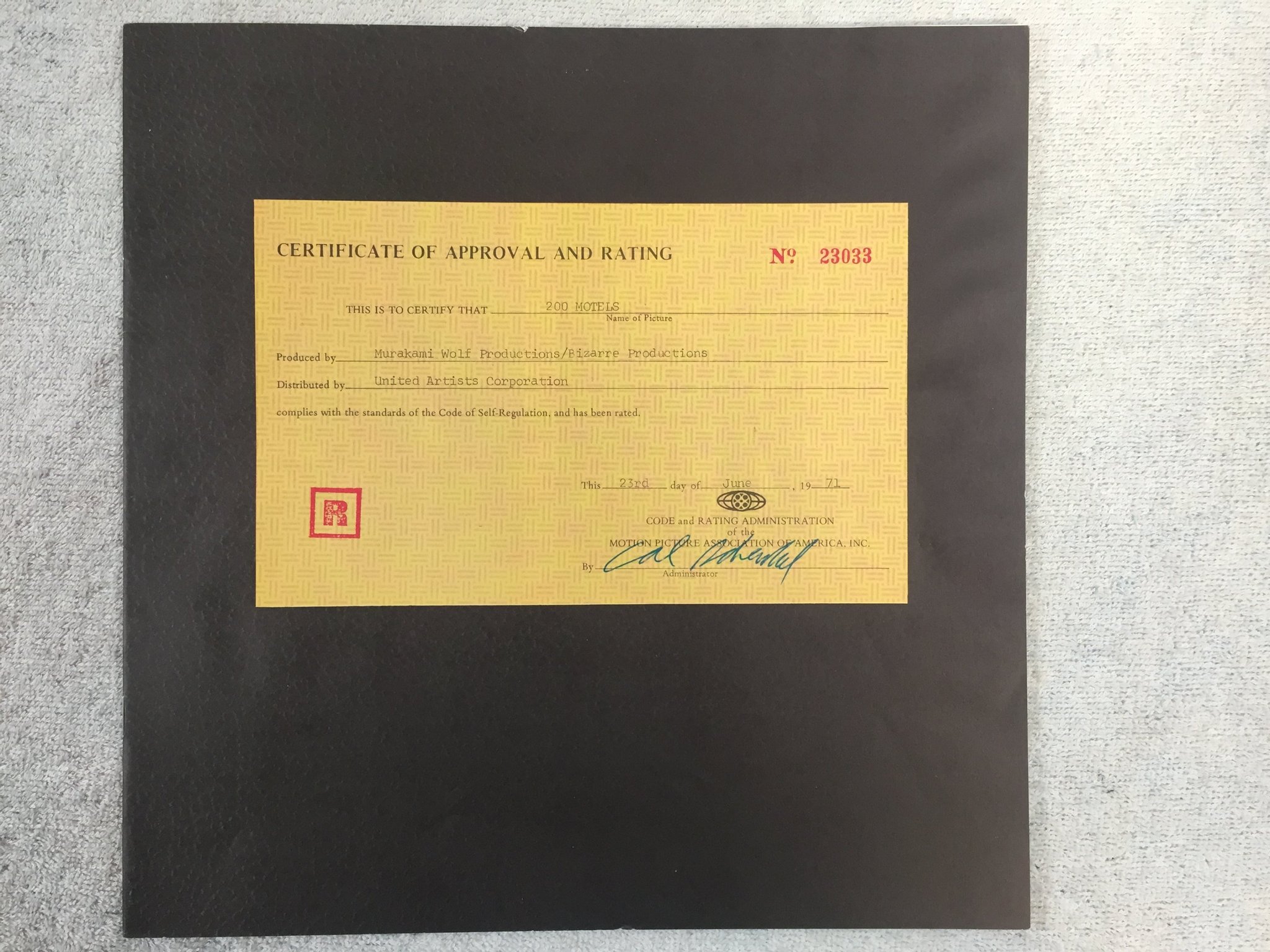 Omslagsbild för skivan FRANK ZAPPA 200 motels 2xLP -71 UK UNITED ARTISTS UDF 50003