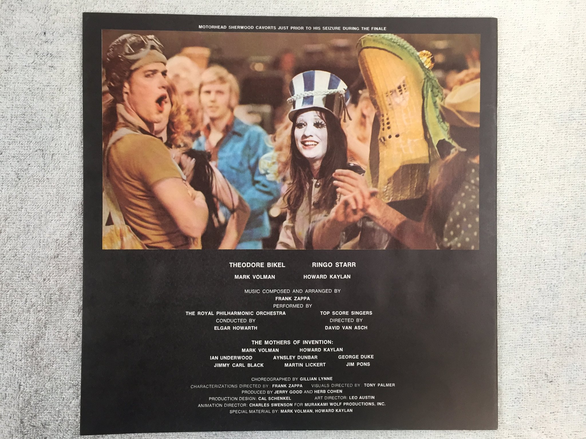 Omslagsbild för skivan FRANK ZAPPA 200 motels 2xLP -71 UK UNITED ARTISTS UDF 50003