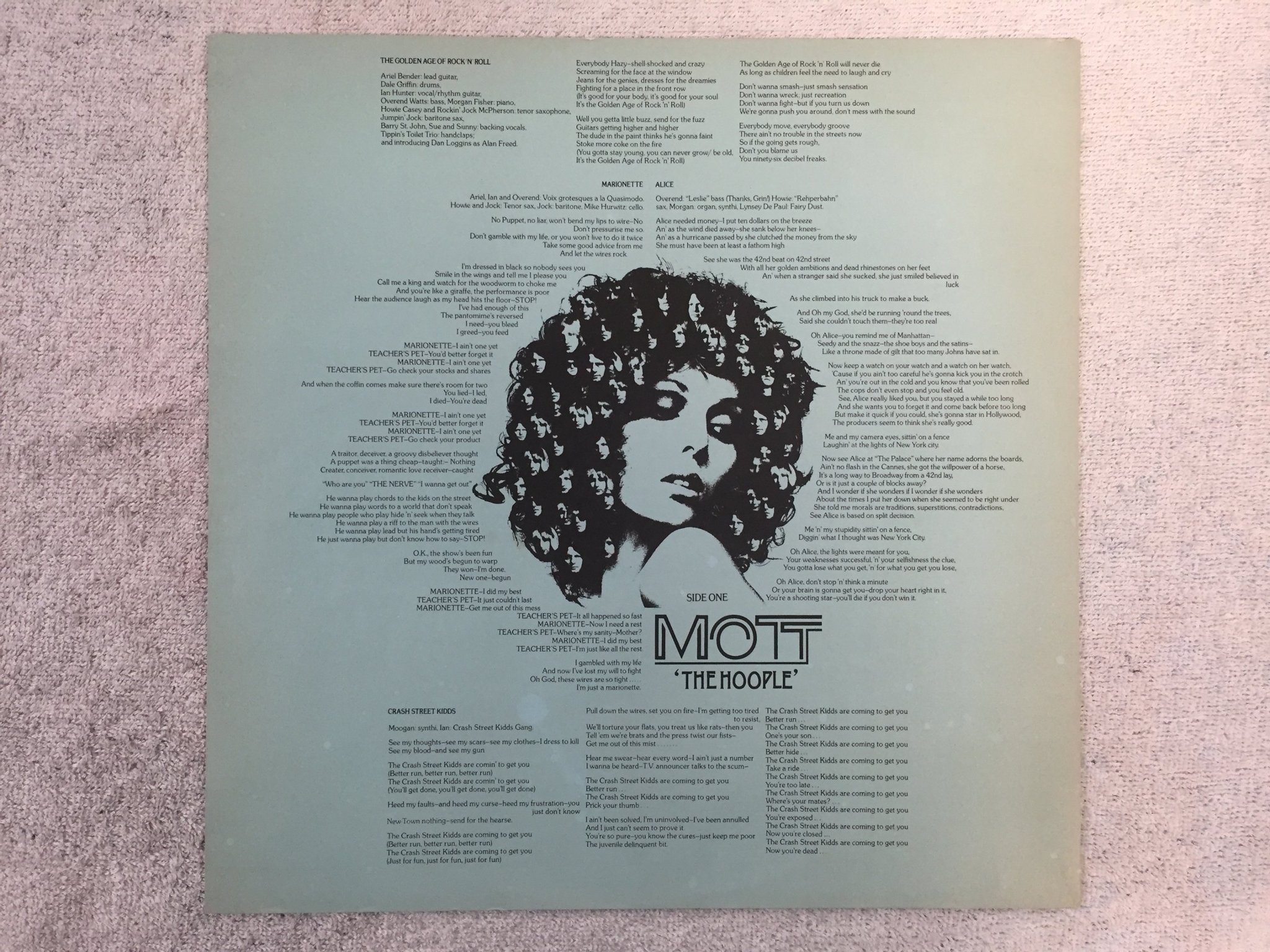 Omslagsbild för skivan MOTT THE HOOPLE the hoople LP -74 UK CBS S 69062