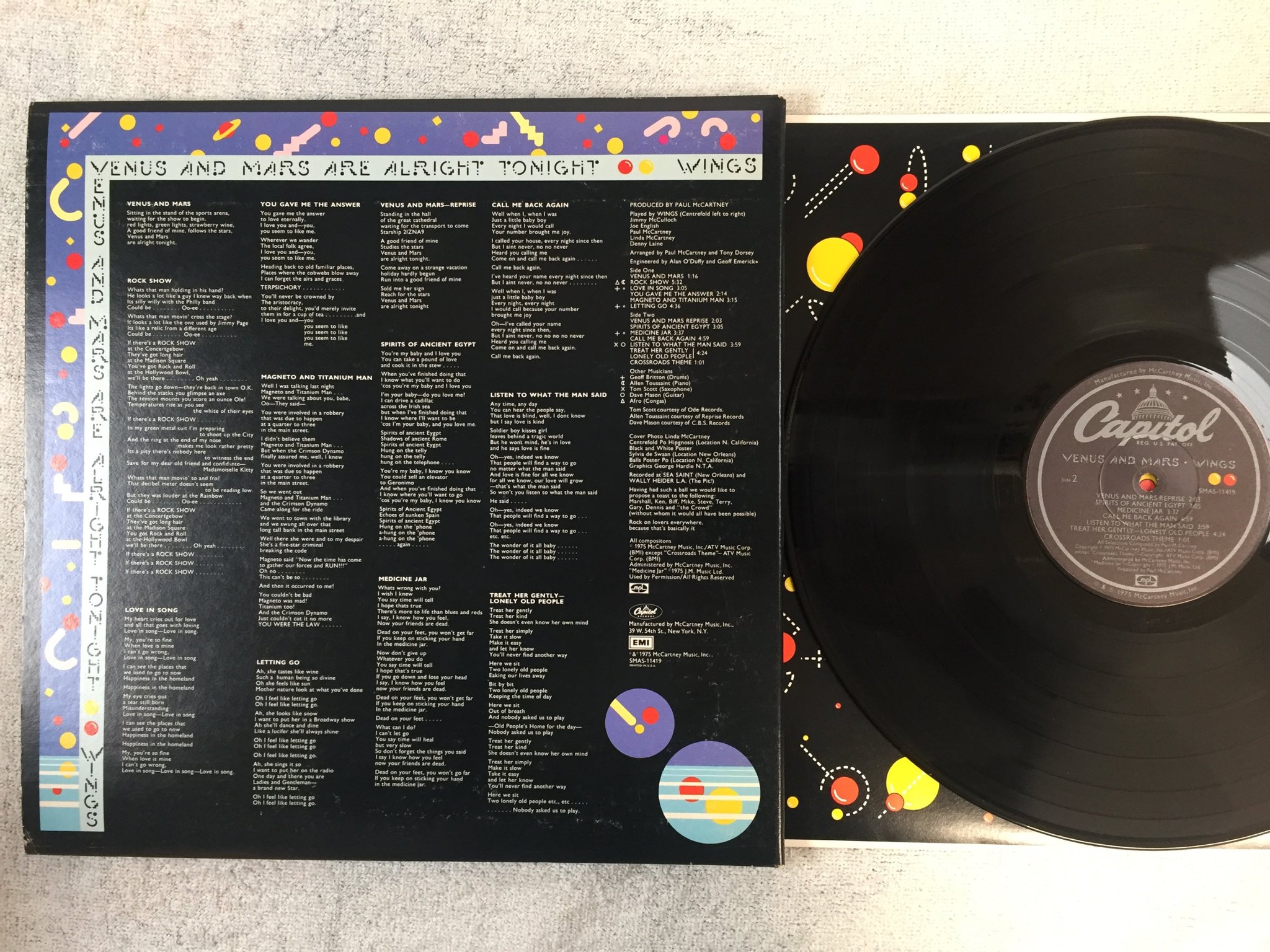 Omslagsbild för skivan WINGS Venus and Mars LP -75 US CAPITOL SMAS 11419