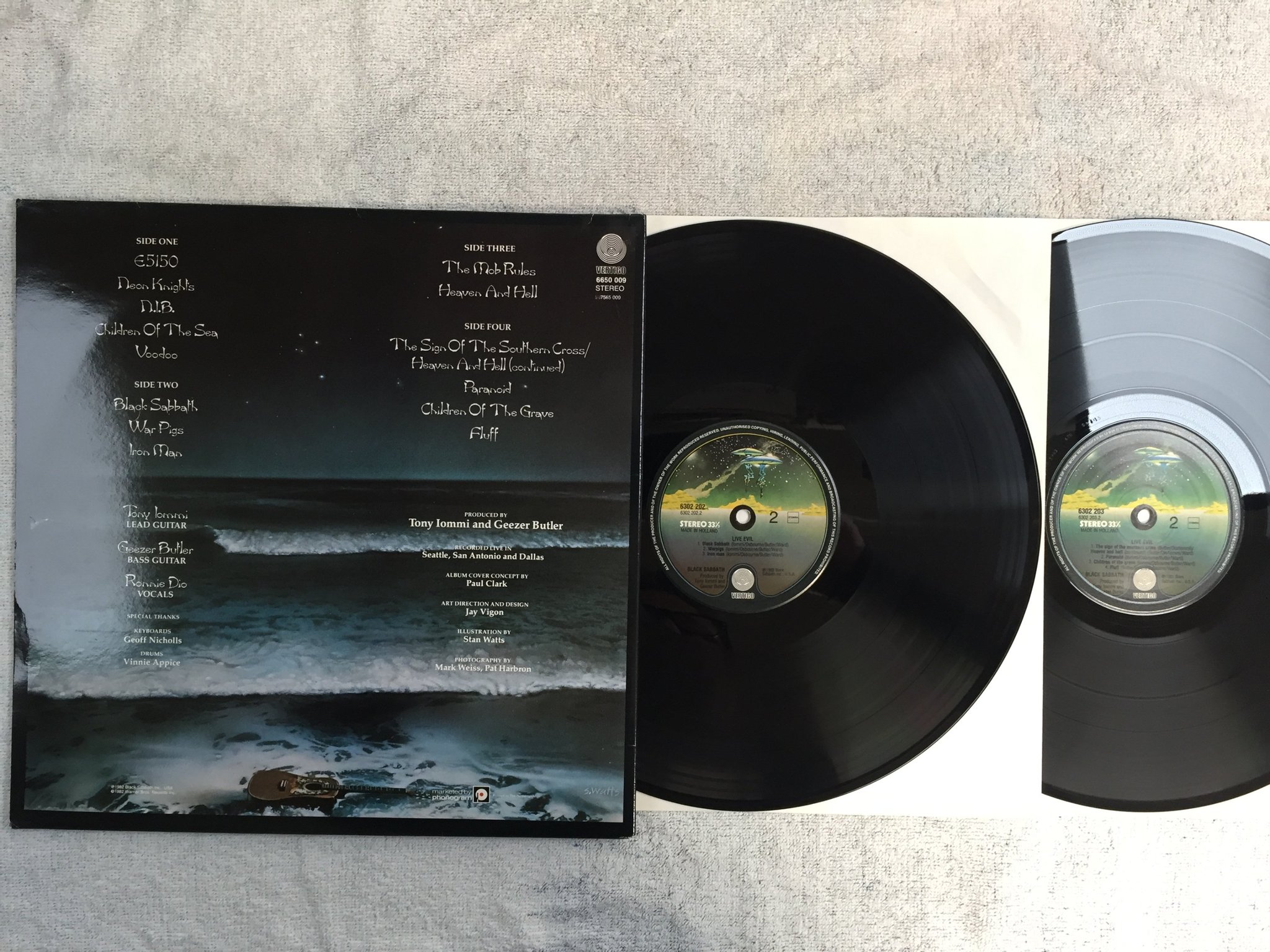 Omslagsbild för skivan BLACK SABBATH live evil 2xLP -83 Hol VERTIGO 6302 203 