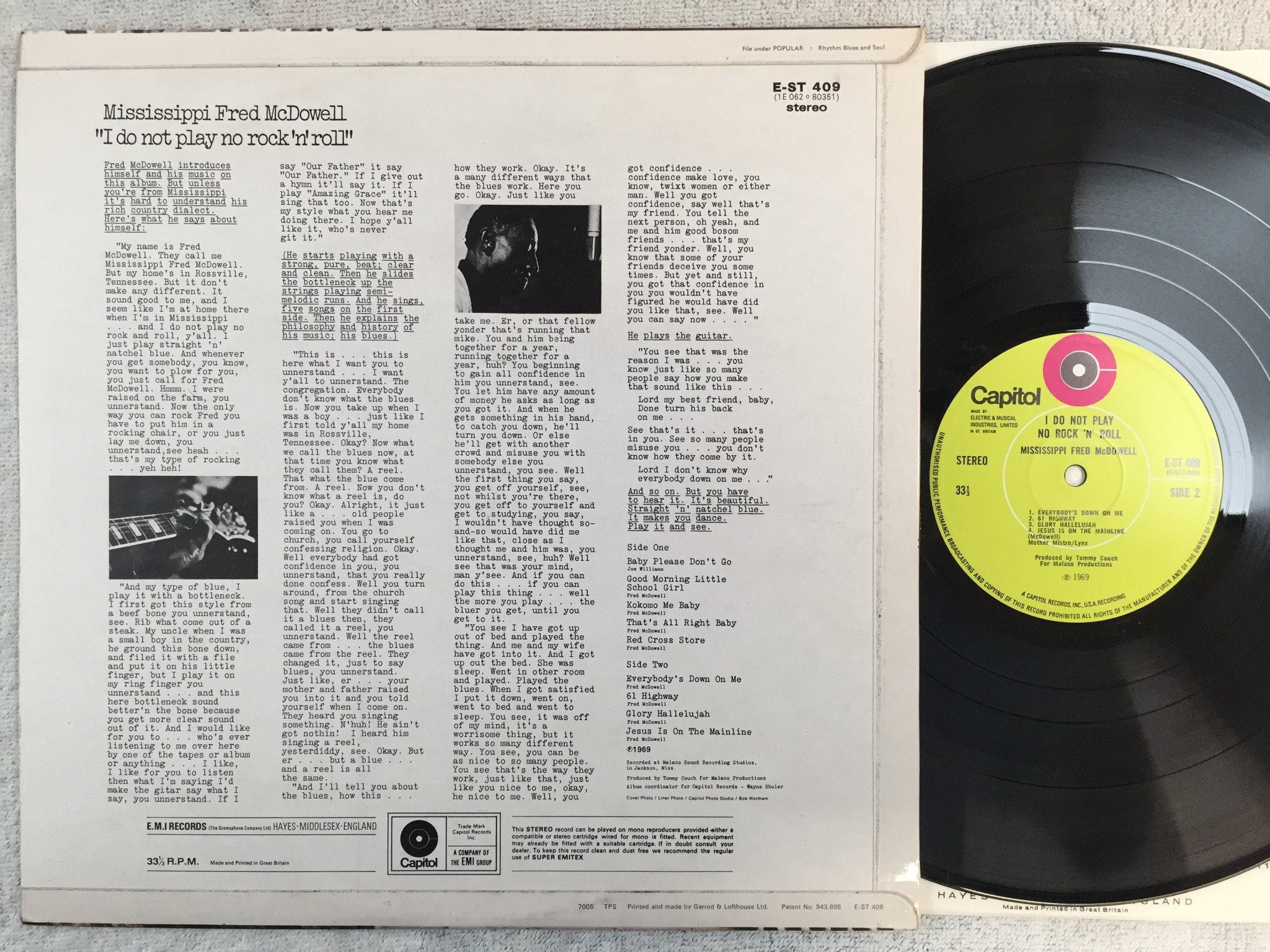 Omslagsbild för skivan MISSISSIPPI FRED McDOWELL I do not play... LP -69 UK CAPITOL E-ST 409 electric b