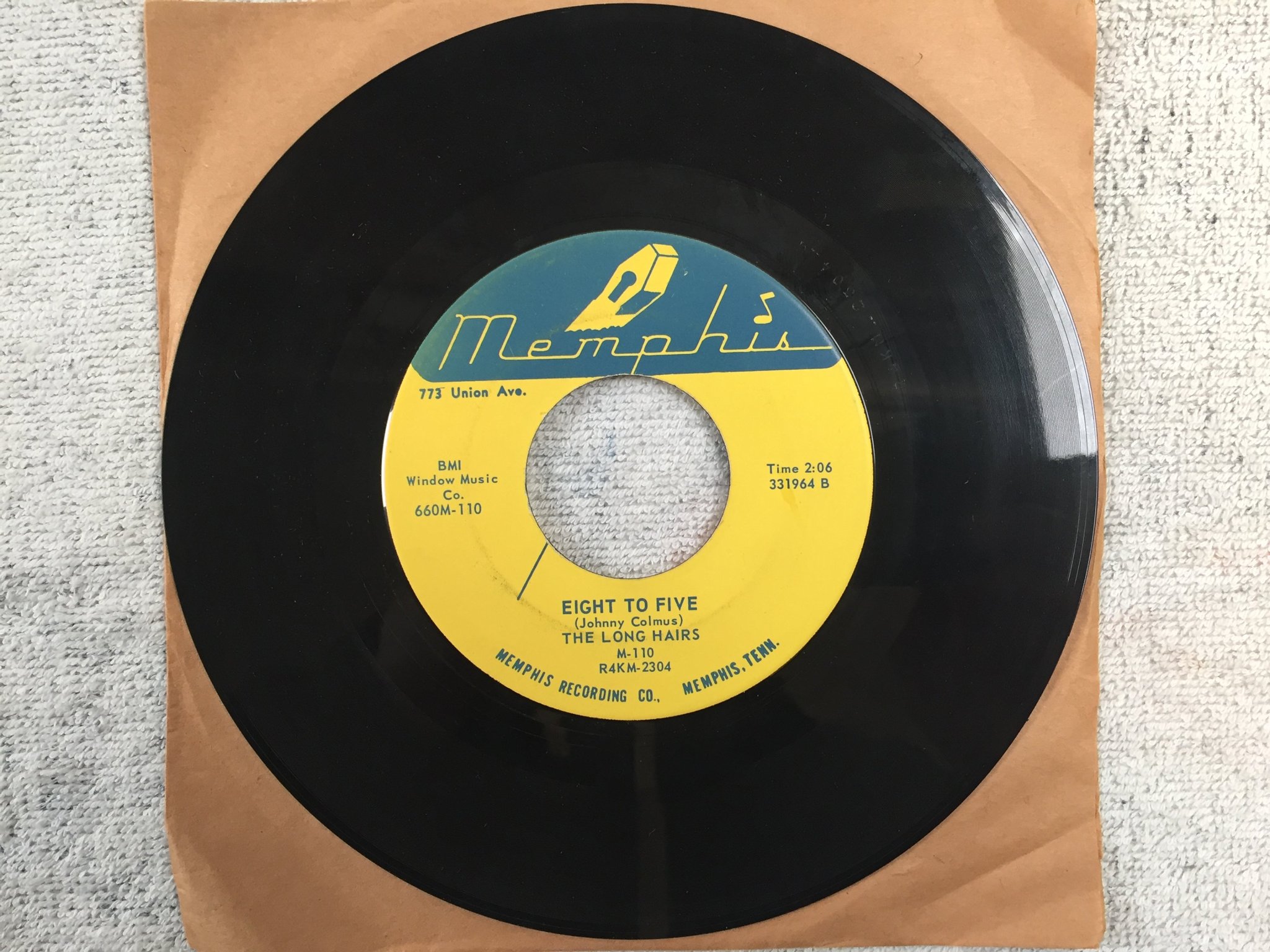 Omslagsbild för skivan THE LONG HAIRS go-go-go 7"single -64 MEMPHIS M-110 rock n roll   