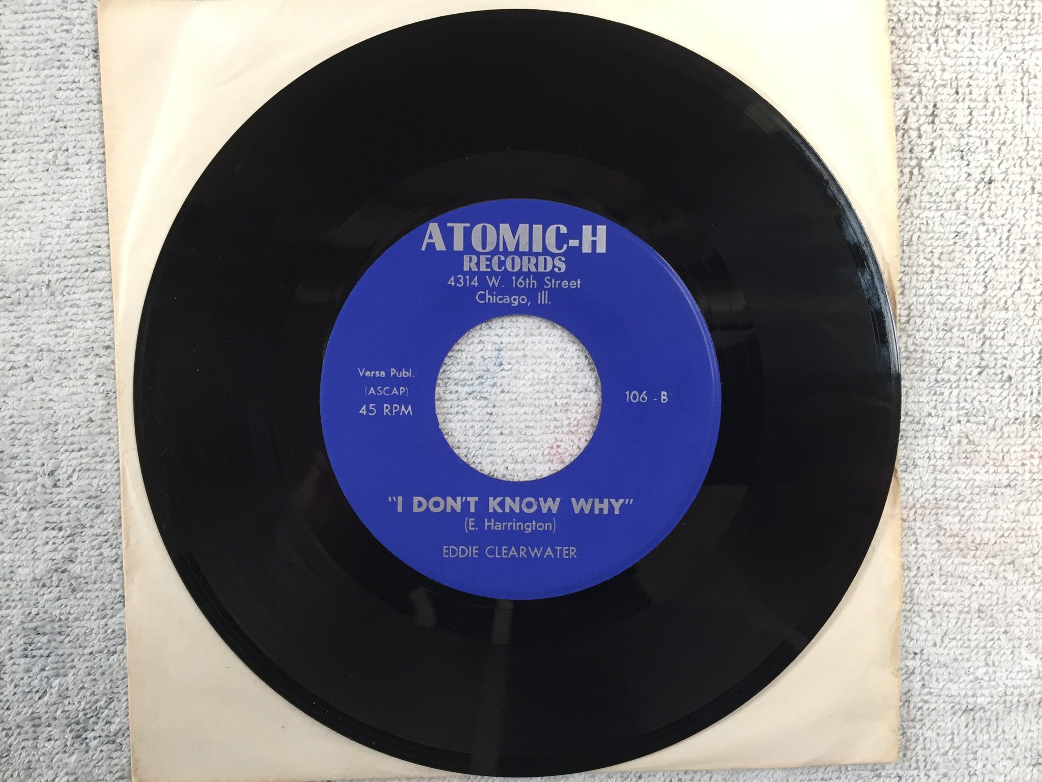 Omslagsbild för skivan EDDIE CLEARWATER doin the model 7"single -69 US ATOMIC-H 106  Chicago blues VERY