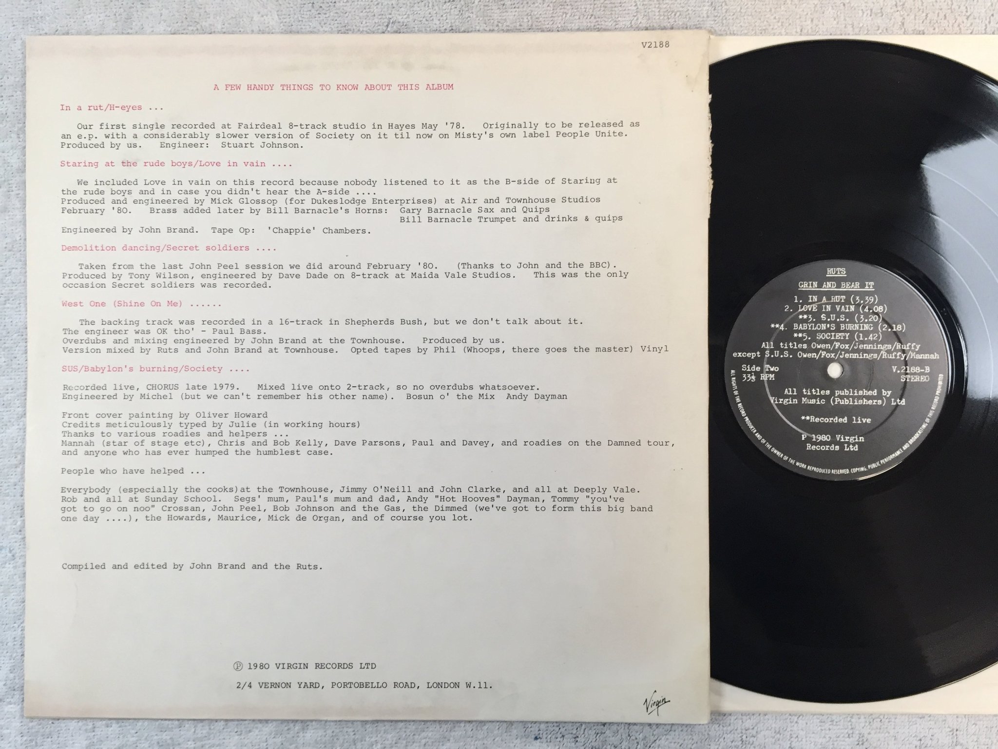 Omslagsbild för skivan RUTS grin and bear it LP -80 UK VIRGIN V2188