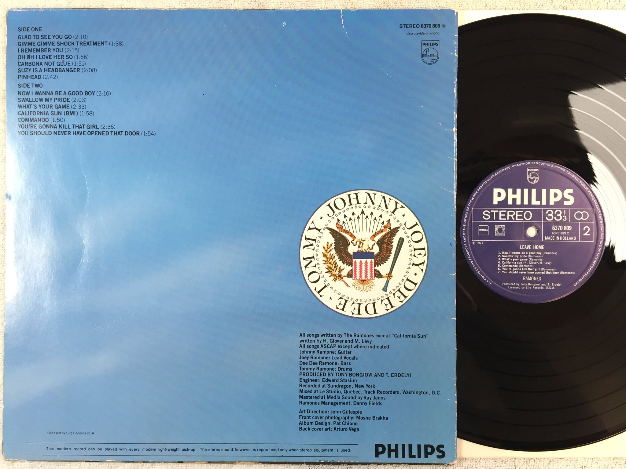 Omslagsbild för skivan RAMONES leave home LP -77 Hol PHILIPS 6370809