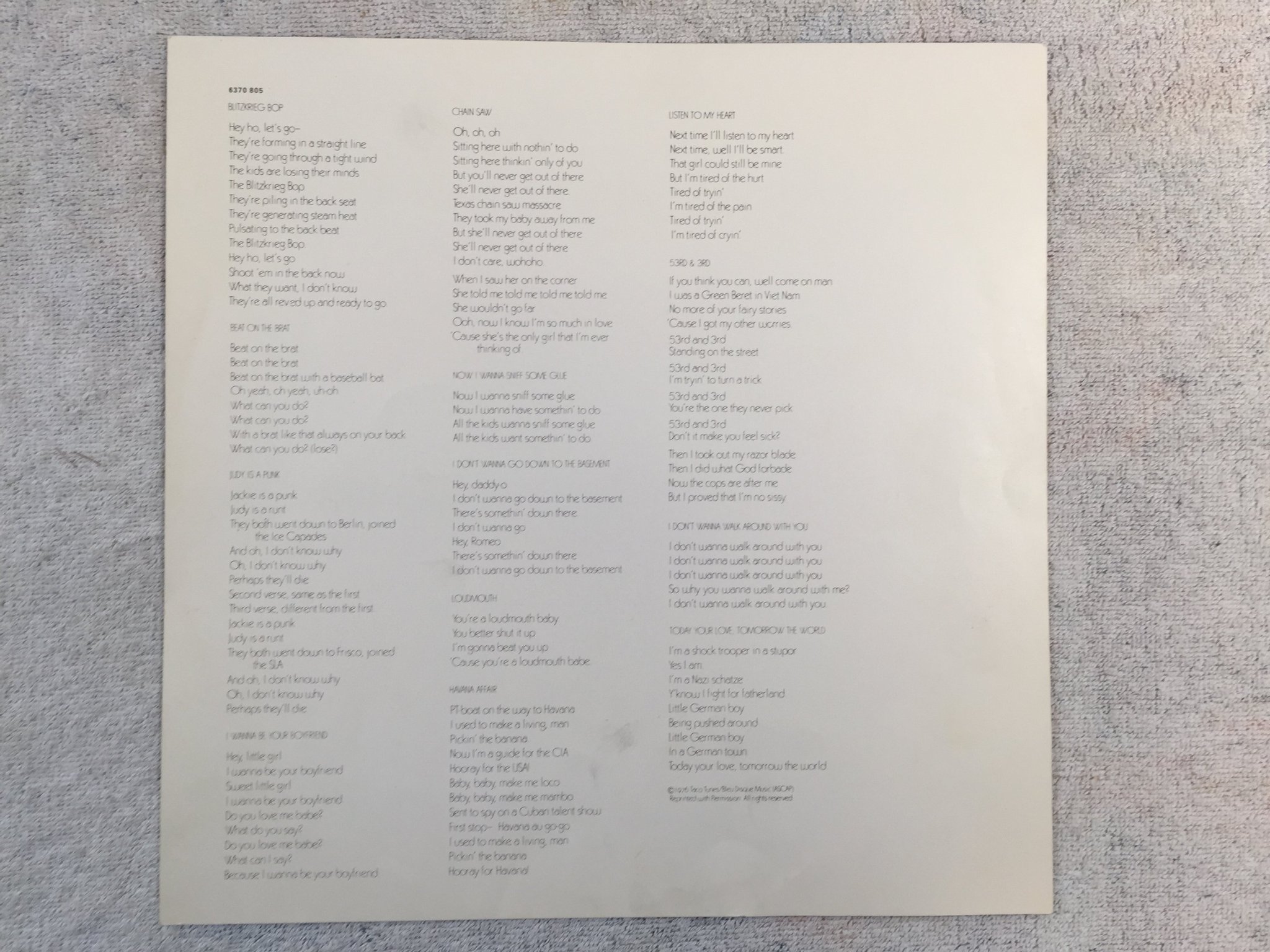 Omslagsbild för skivan RAMONES s/t LP -76 Hol PHILIPS 6370805