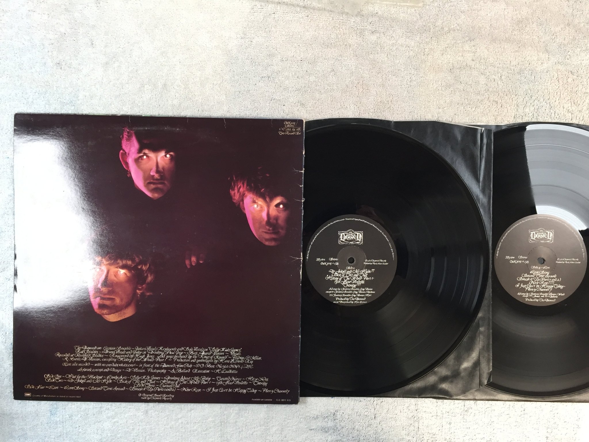 Omslagsbild för skivan THE DAMNED The Black Album 2x LP -80 UK CHISWICK CWK3015