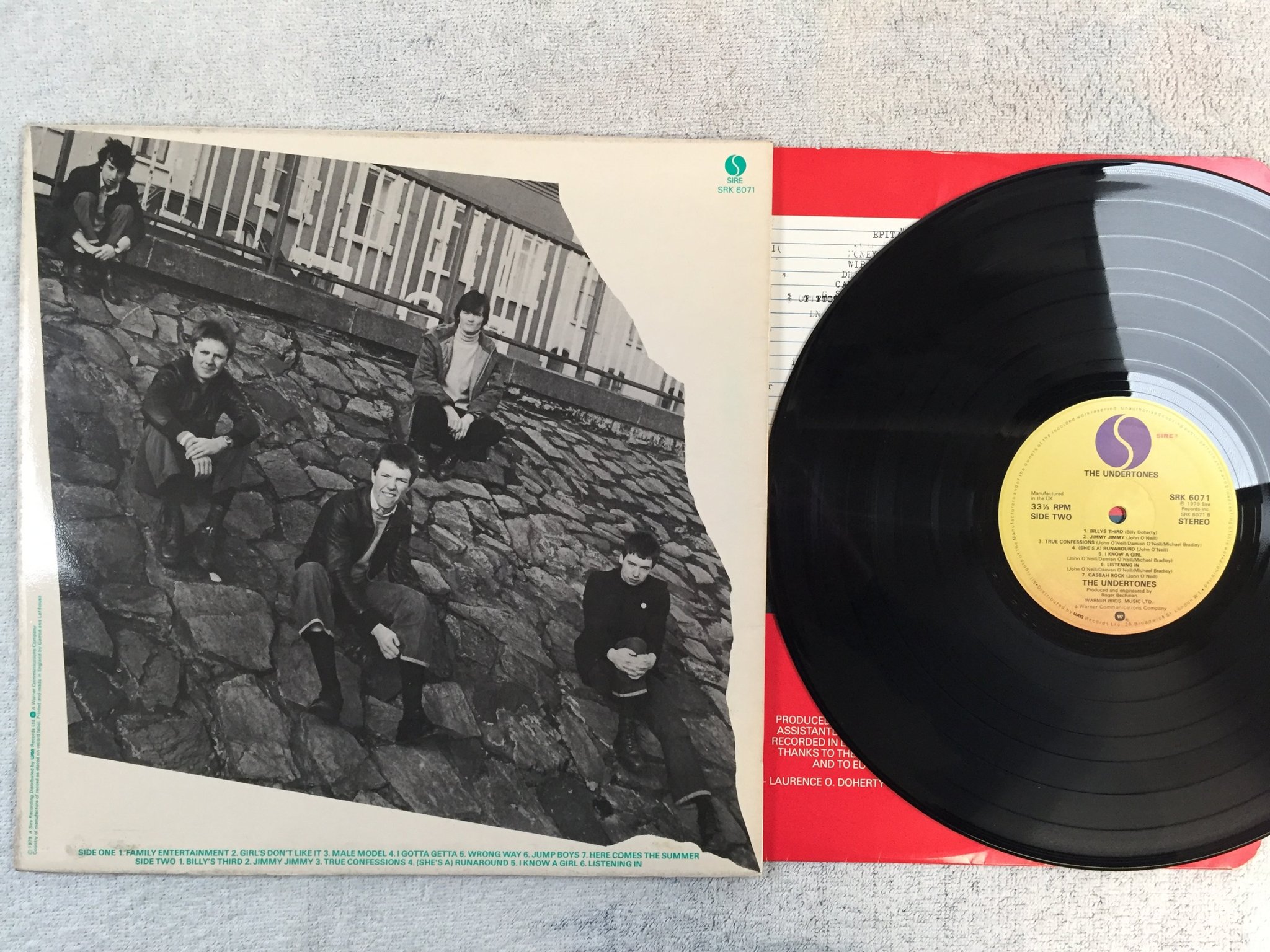 Omslagsbild för skivan THE UNDERTONES s/t LP -79 UK SIRE SRK 6071