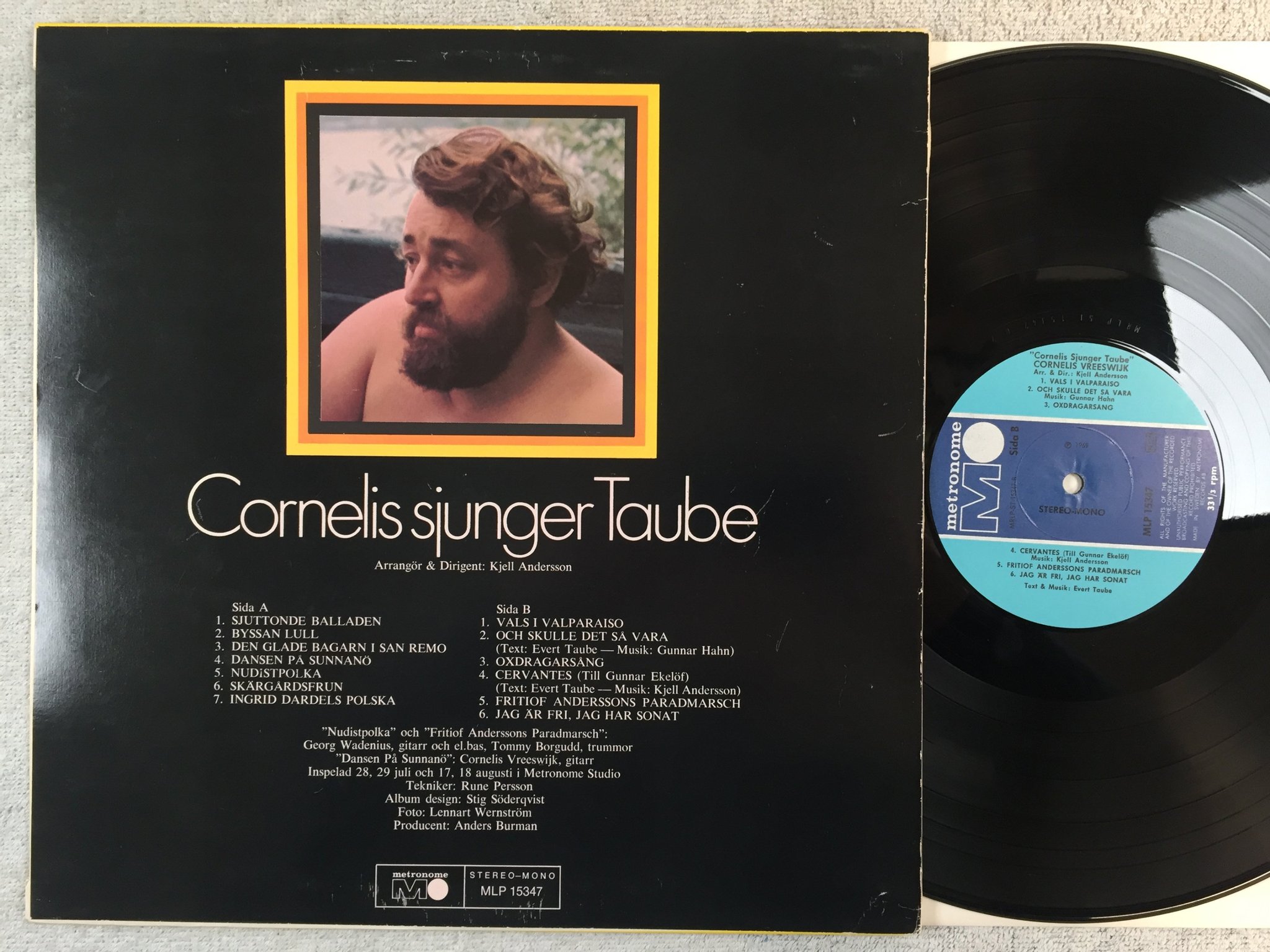 Omslagsbild för skivan CORNELIS VREESWIJK sjunger Taube. LP -69 Swe METRONOME MLP 15347