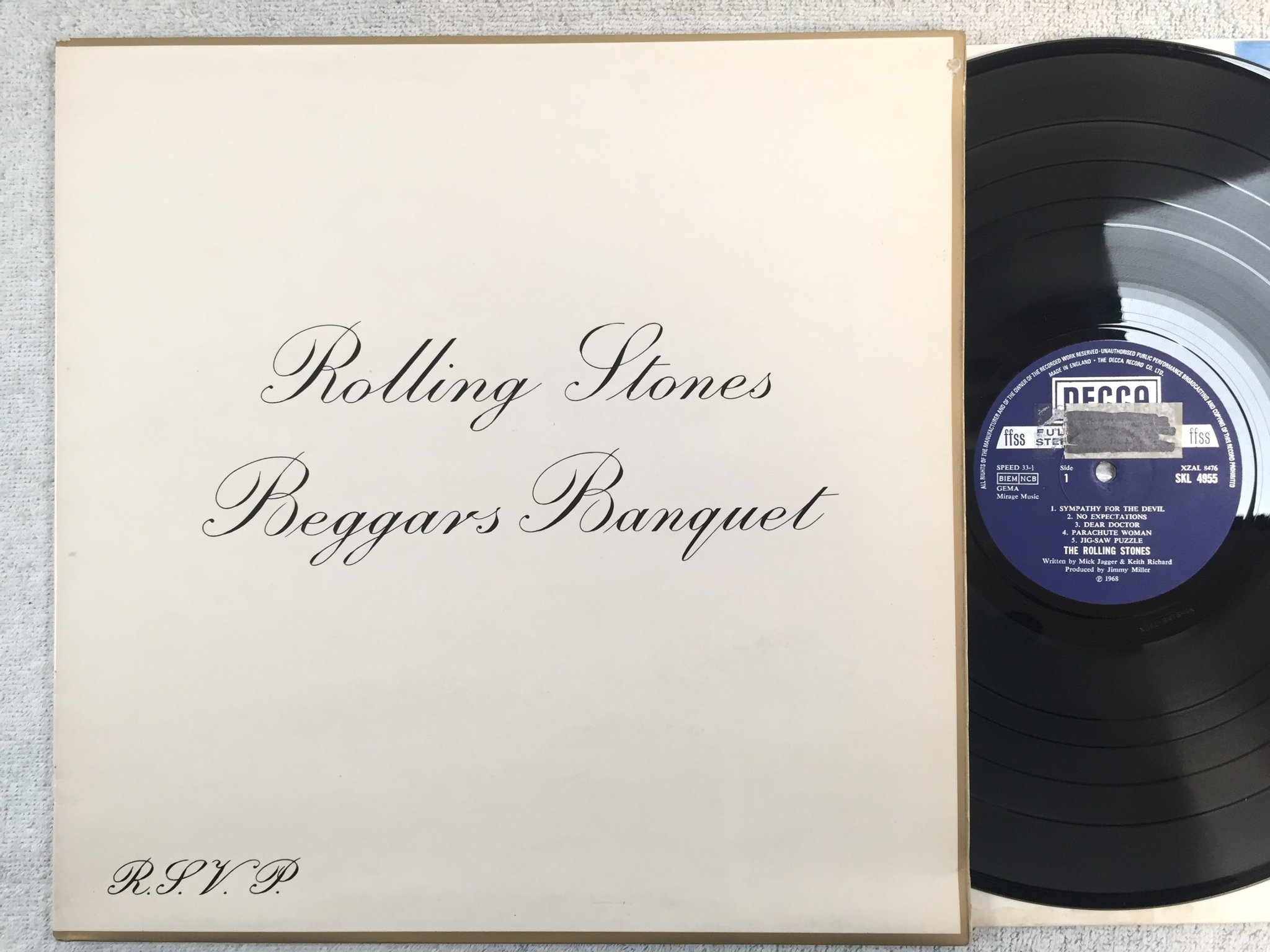 Omslagsbild för skivan THE ROLLING STONES beggars banquet LP  UK DECCA SKL 4955