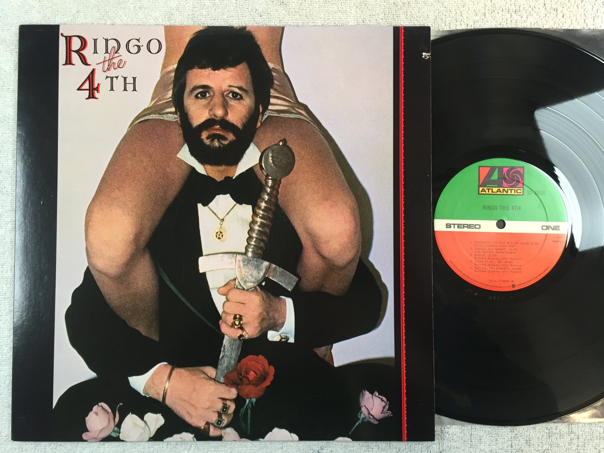 Omslagsbild för skivan RINGO STARR ringo the 4th LP -77 US ATLANTIC SD 19108